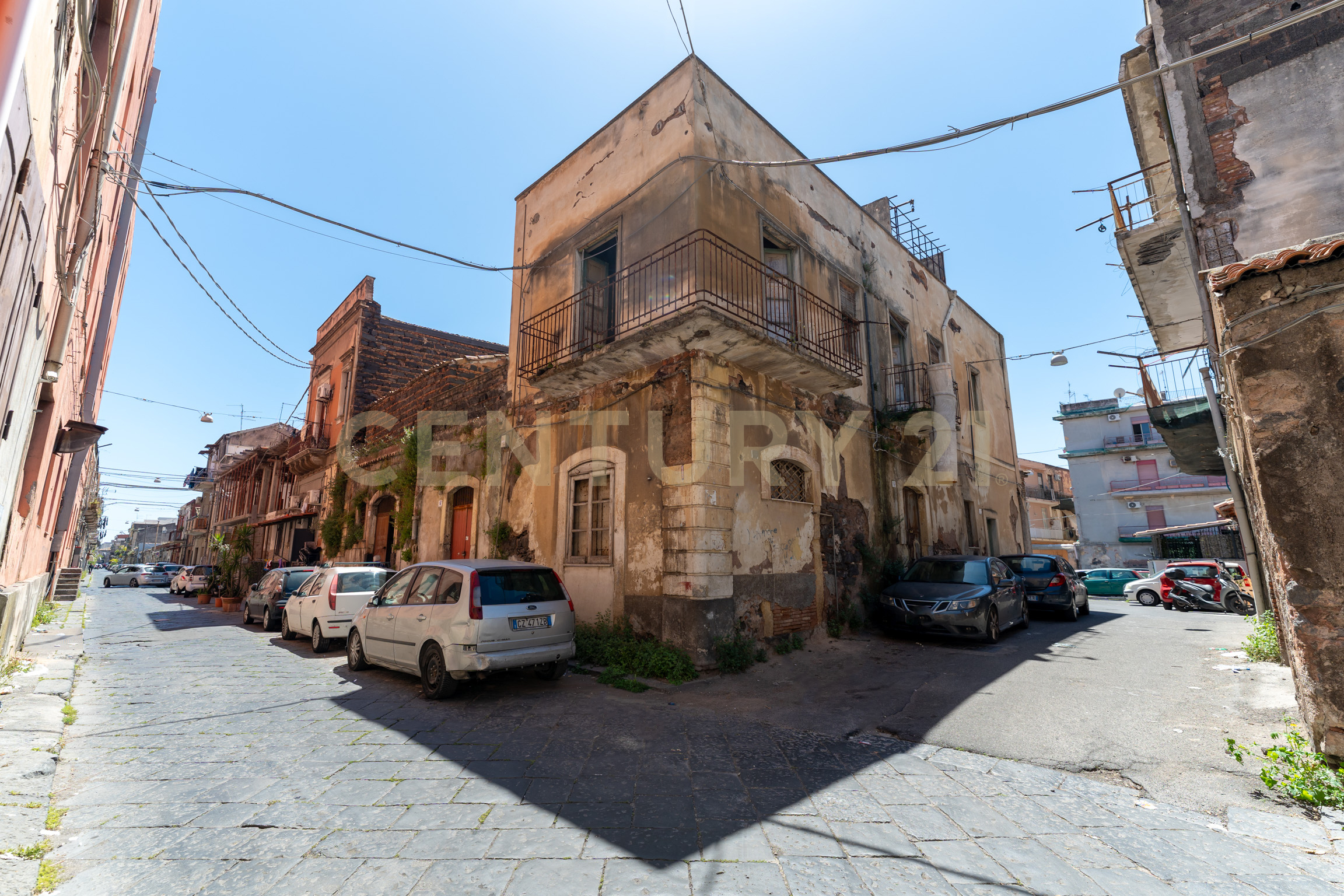 Casa indipendente con giardino in via delle calcare 161, Catania