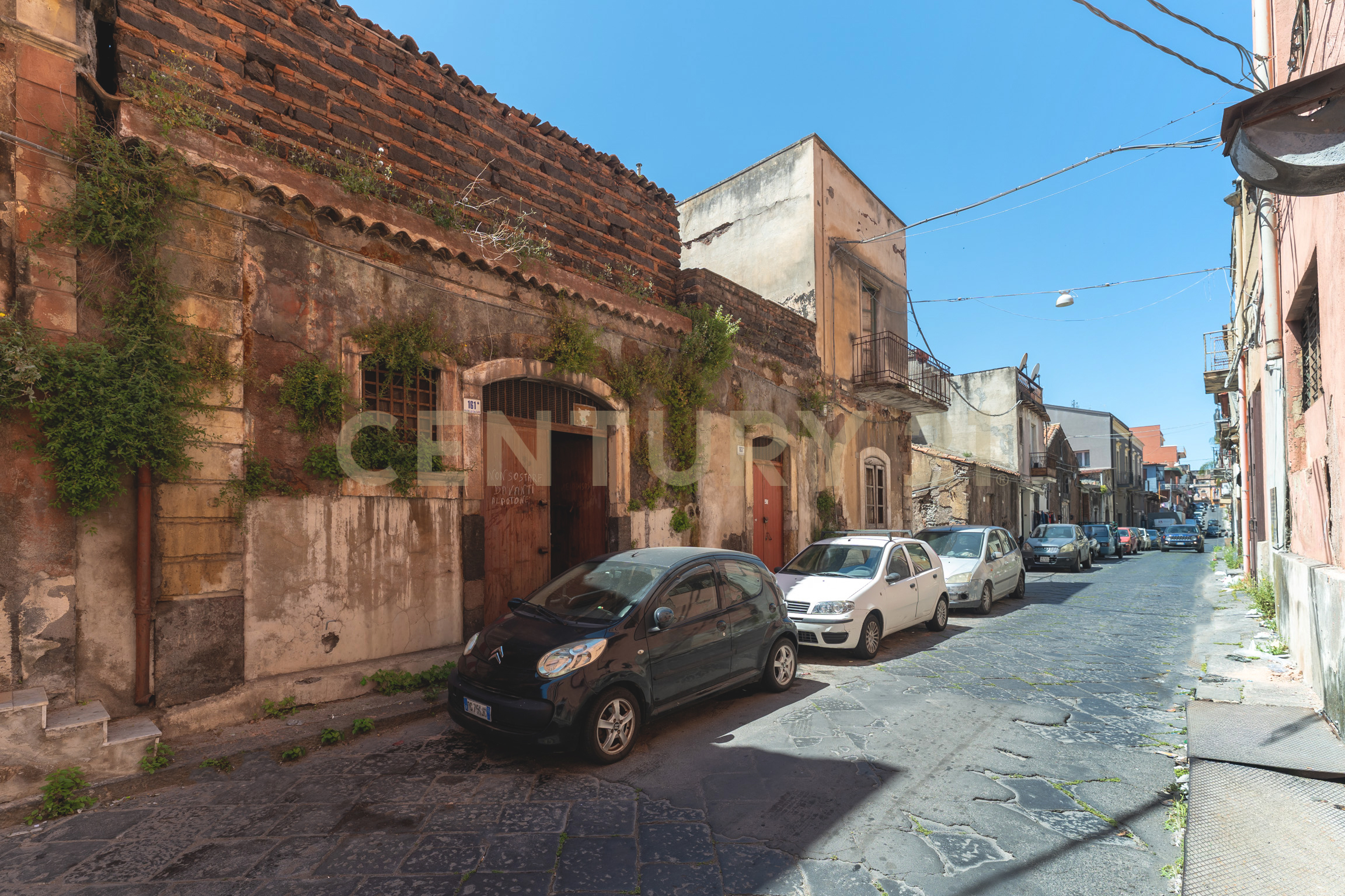 Casa indipendente con giardino in via delle calcare 161, Catania