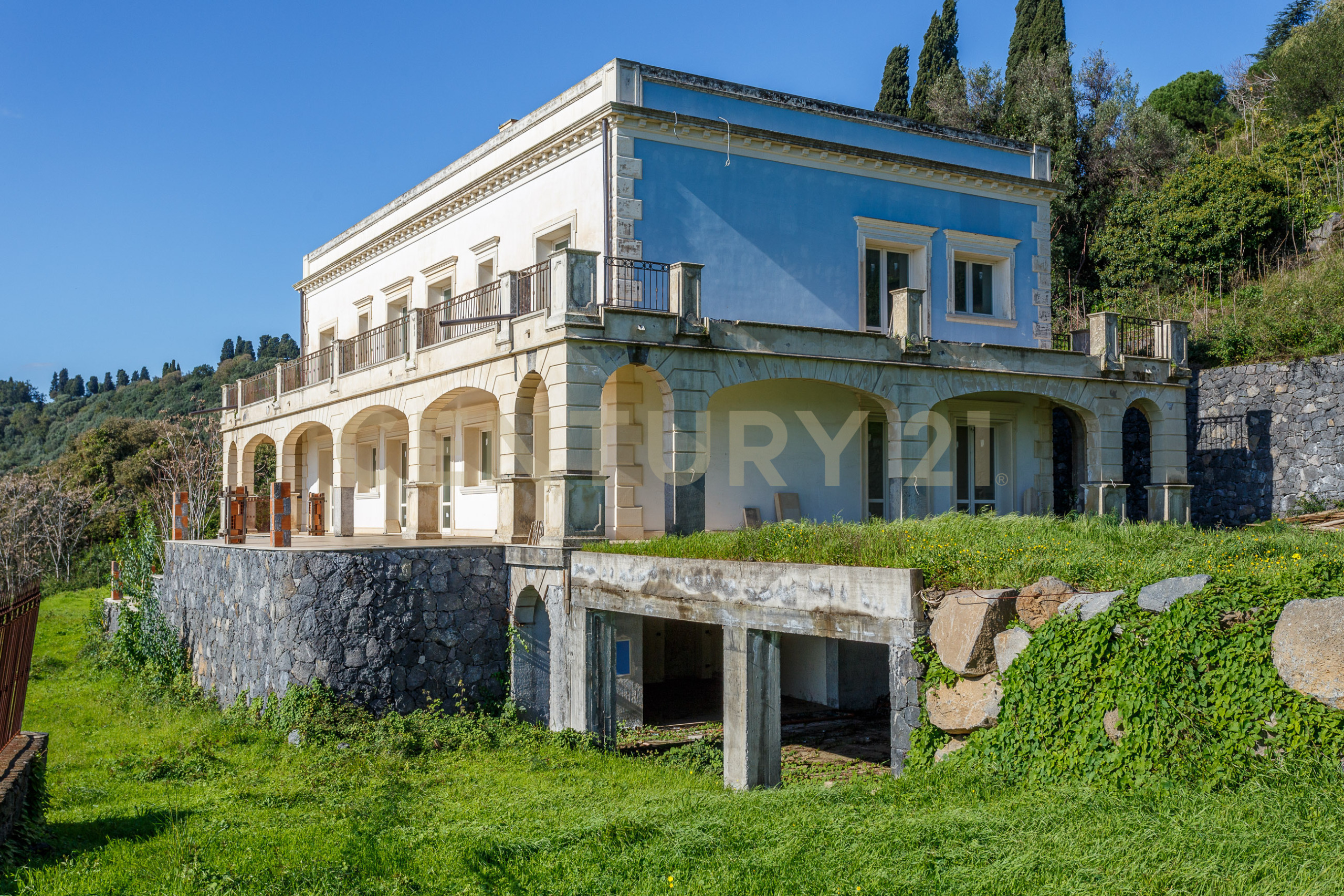 Villa con giardino in via casalrosato 19, Valverde