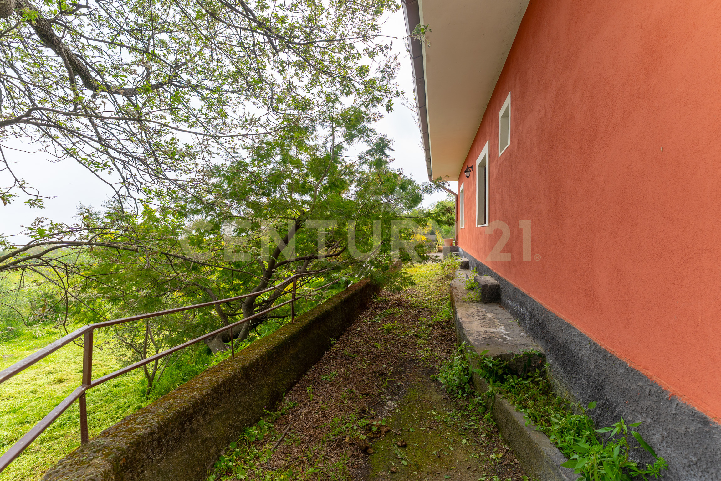 Bilocale con giardino in contrada petto dragone, Linguaglossa