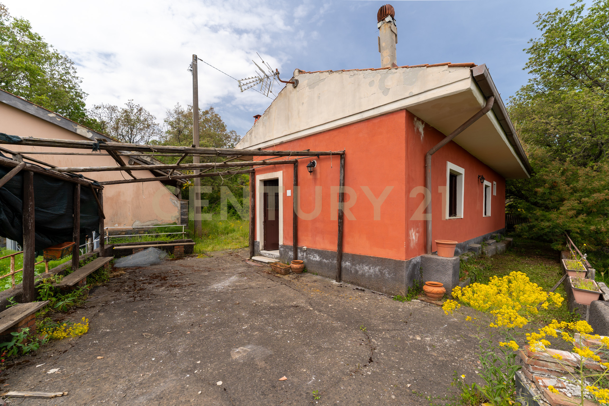 Bilocale con giardino in contrada petto dragone, Linguaglossa