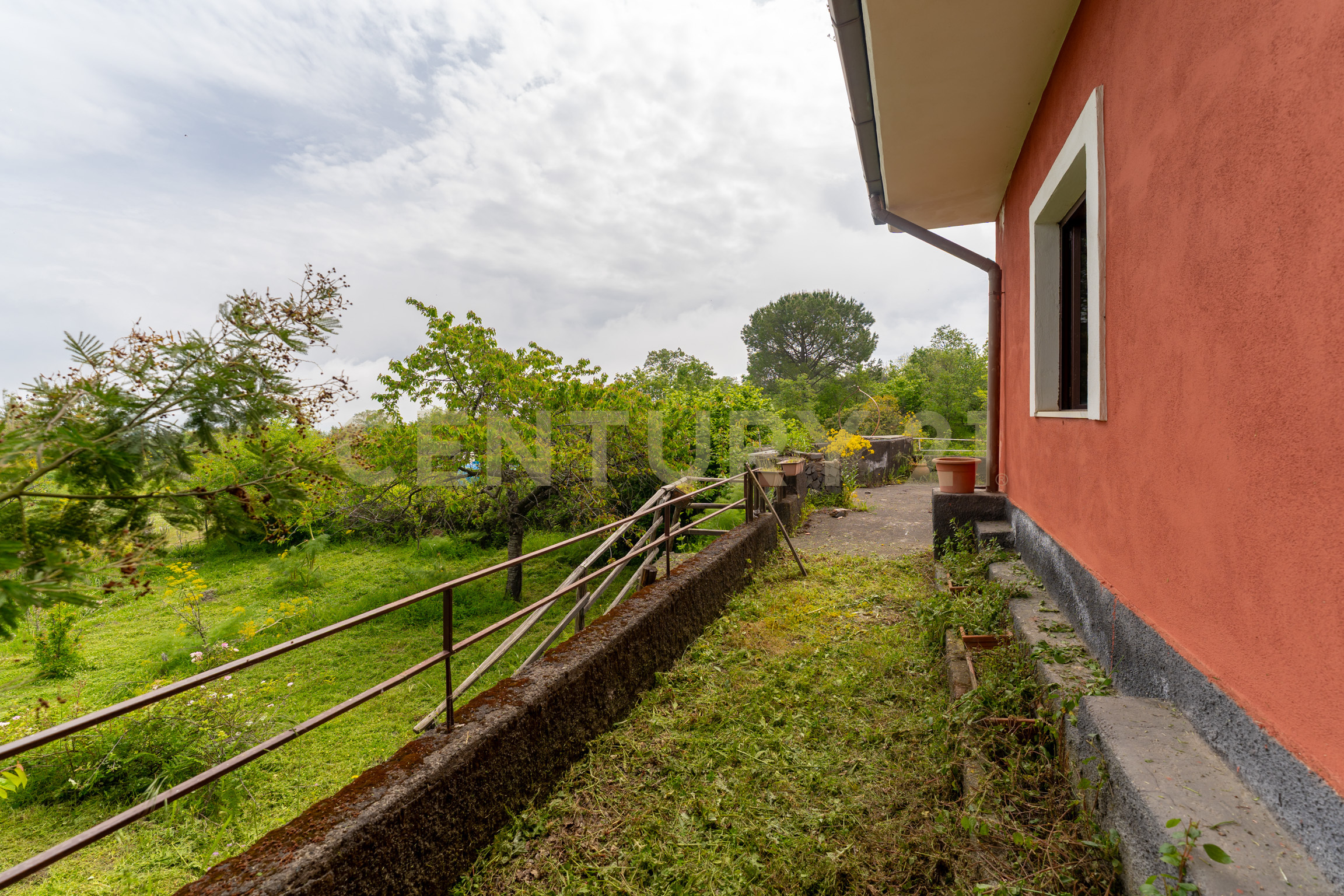 Bilocale con giardino in contrada petto dragone, Linguaglossa
