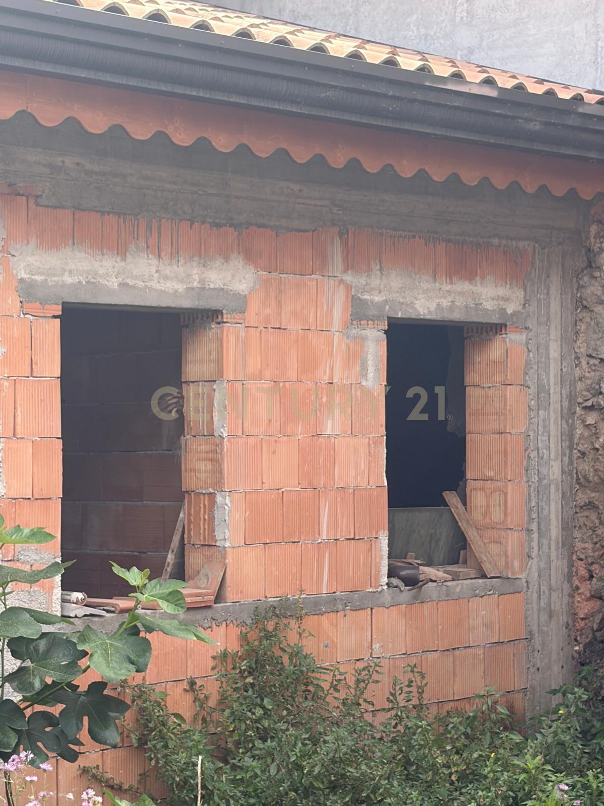 Rustico con giardino in via cristaldi 12, Catania