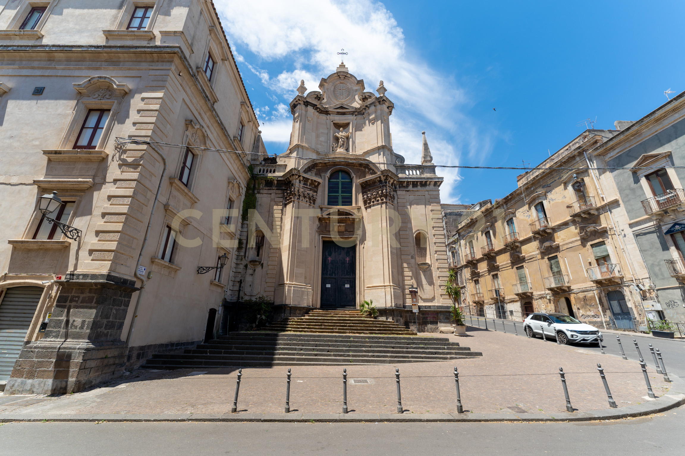 Trilocale da ristrutturare in via crociferi, Catania