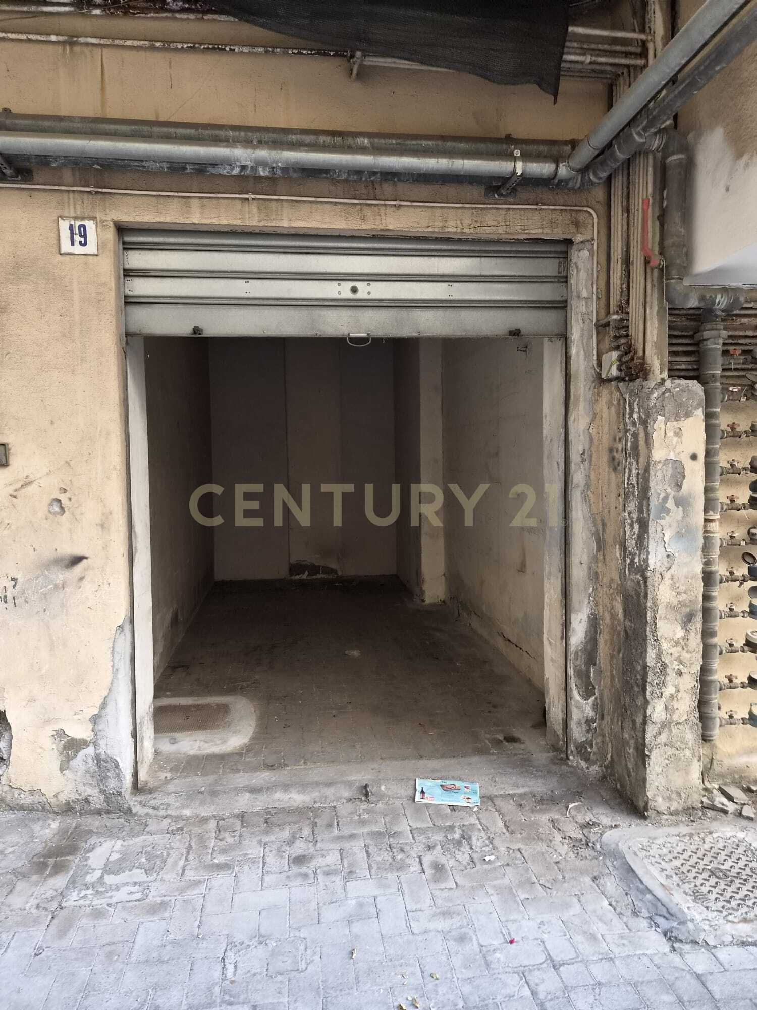 Posto auto coperto in affitto in via pietro verri 11, Catania