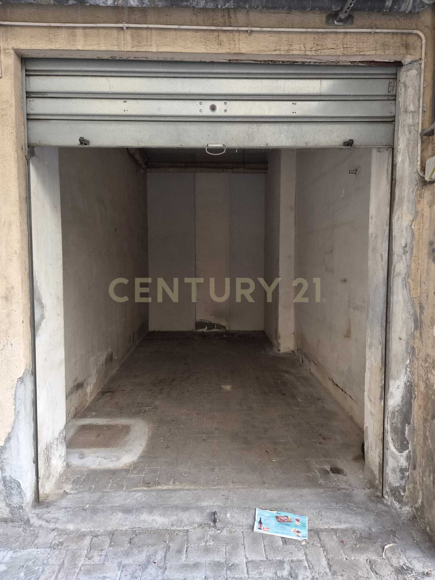 Posto auto coperto in affitto in via pietro verri 11, Catania