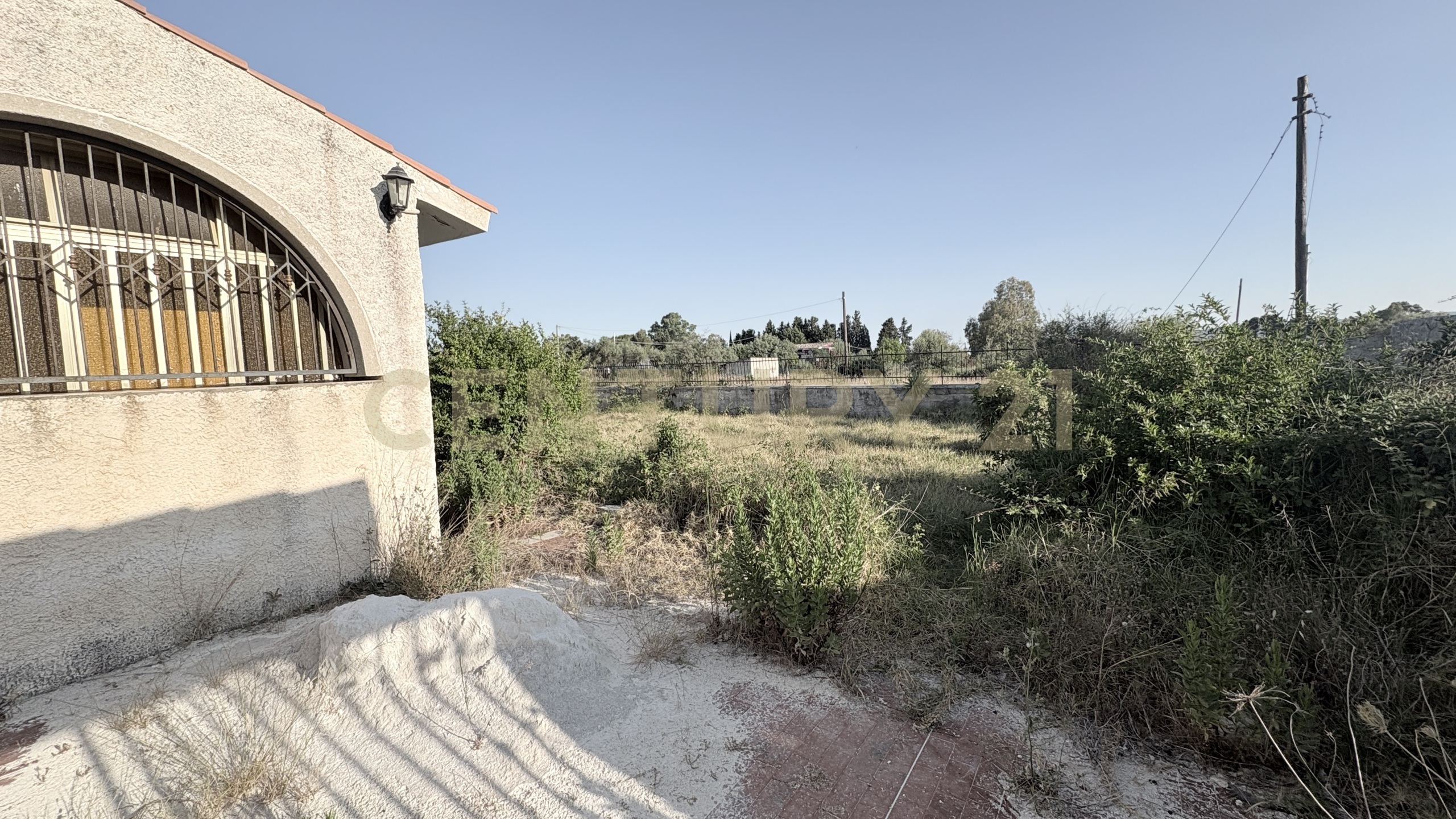 Villa con giardino in via san guglielmo abate 13, Siracusa