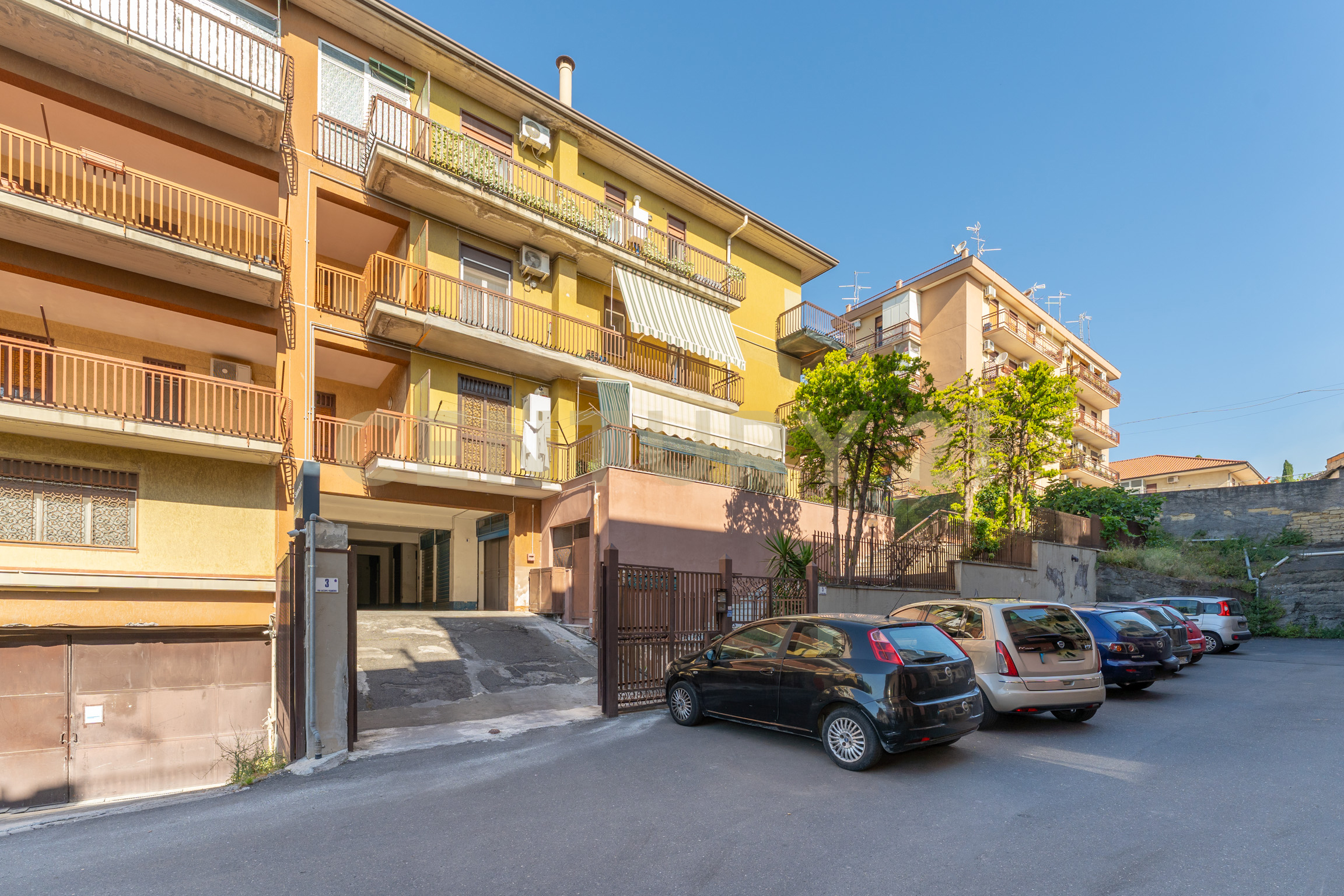Quadrilocale con terrazzo in via jacopo vignerio 5, Catania