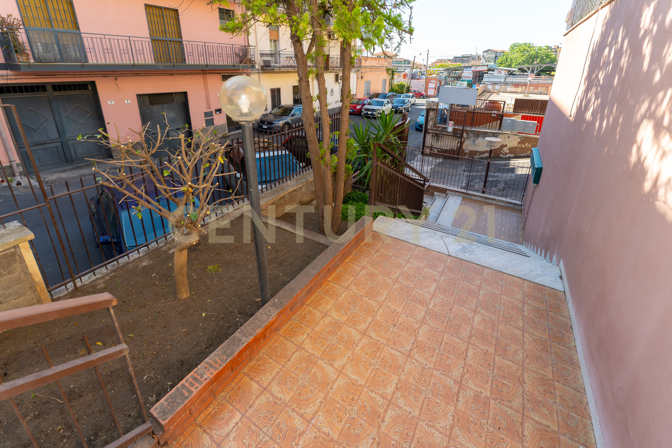 Quadrilocale con terrazzo in via jacopo vignerio 5, Catania