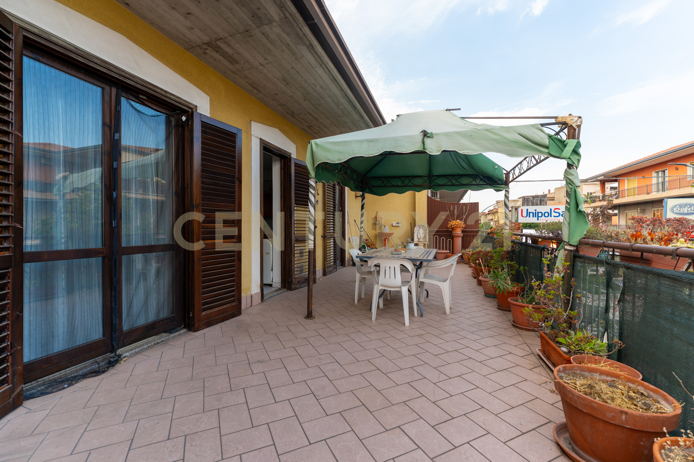 Trilocale con terrazzo in via della regione 105, San Giovanni la Punta