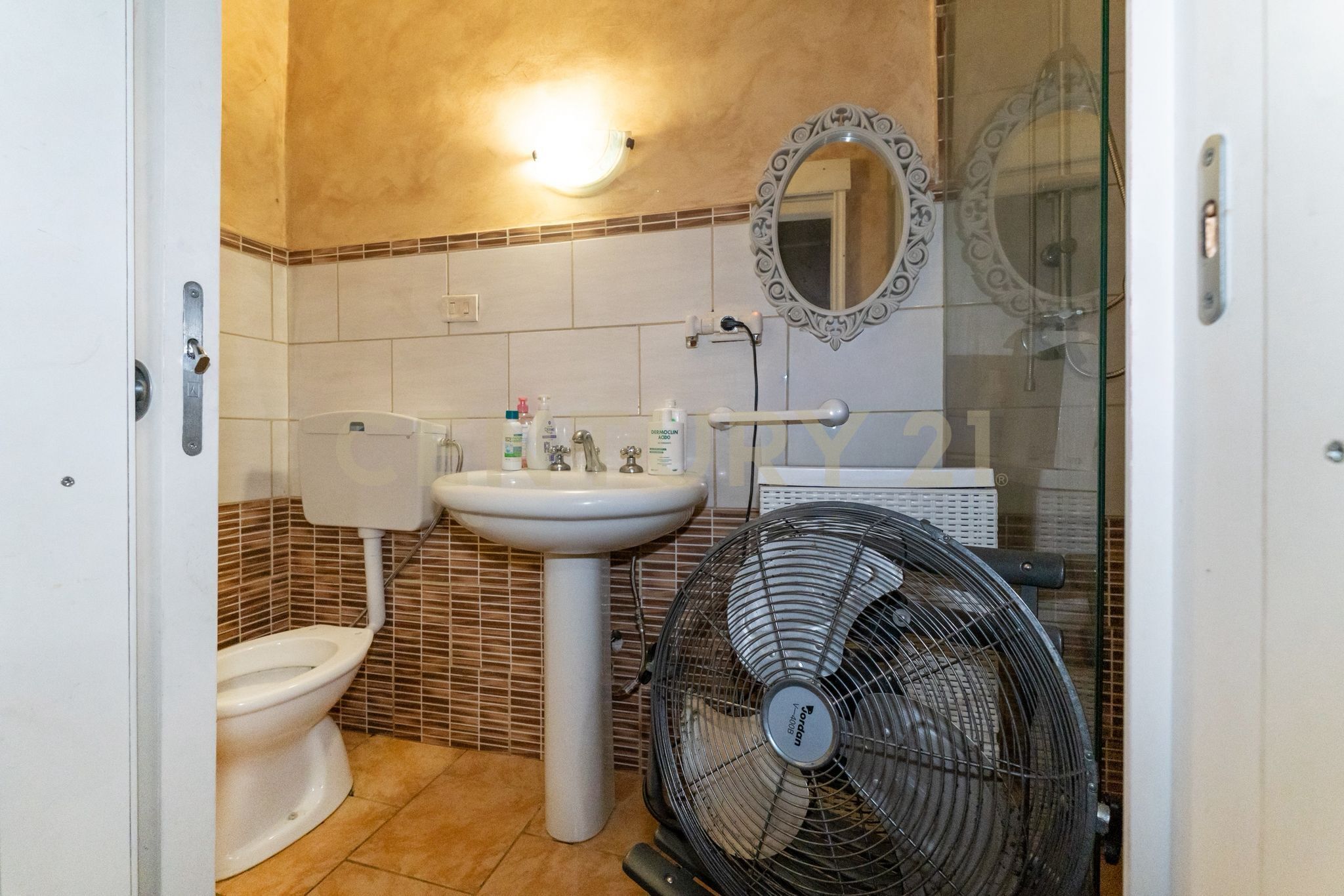 Bilocale ristrutturato in via delle finanze 41, Catania