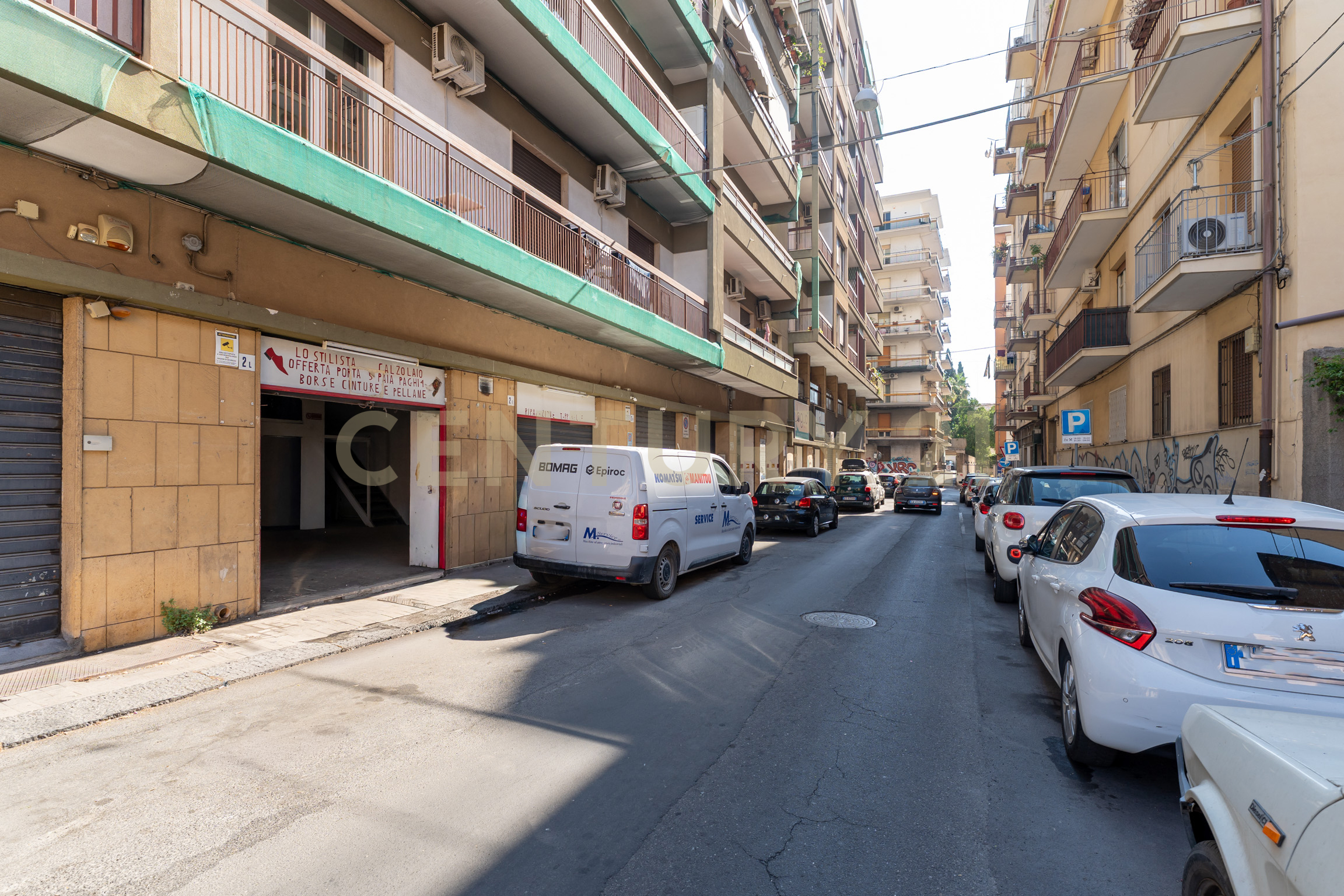 Locale commerciale in vendita in via bronte 2, Catania