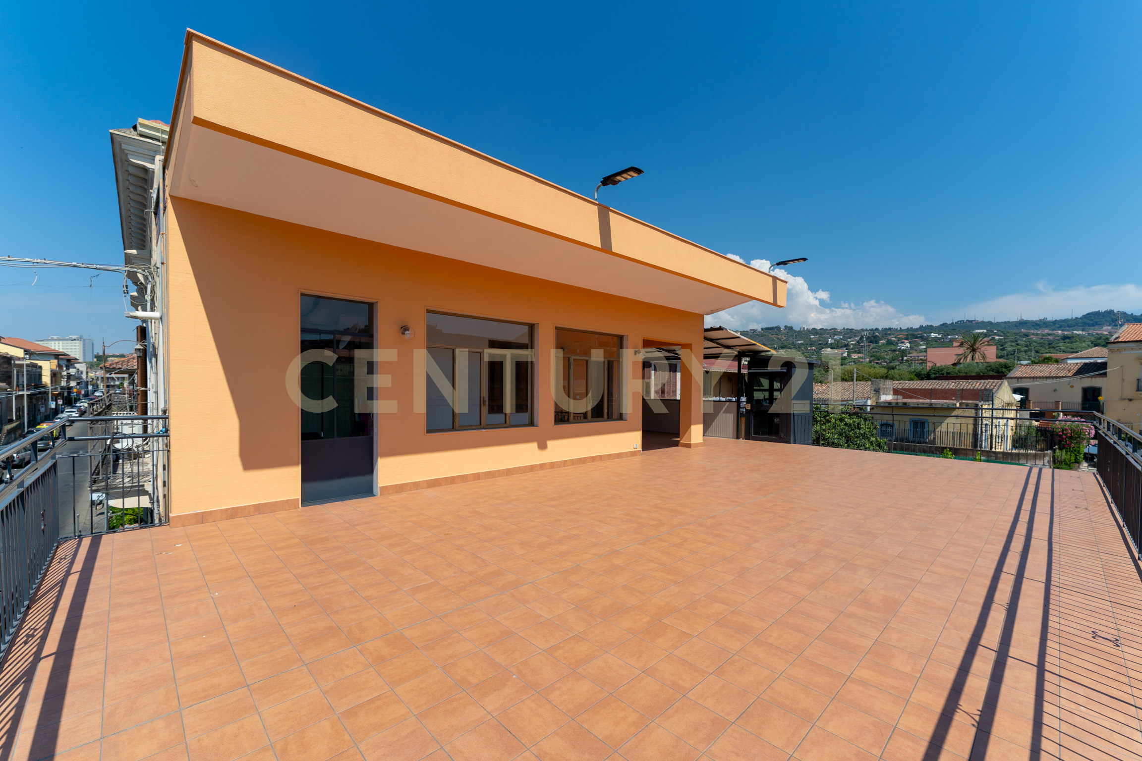 Villa con giardino in via firenze 66, Aci Castello