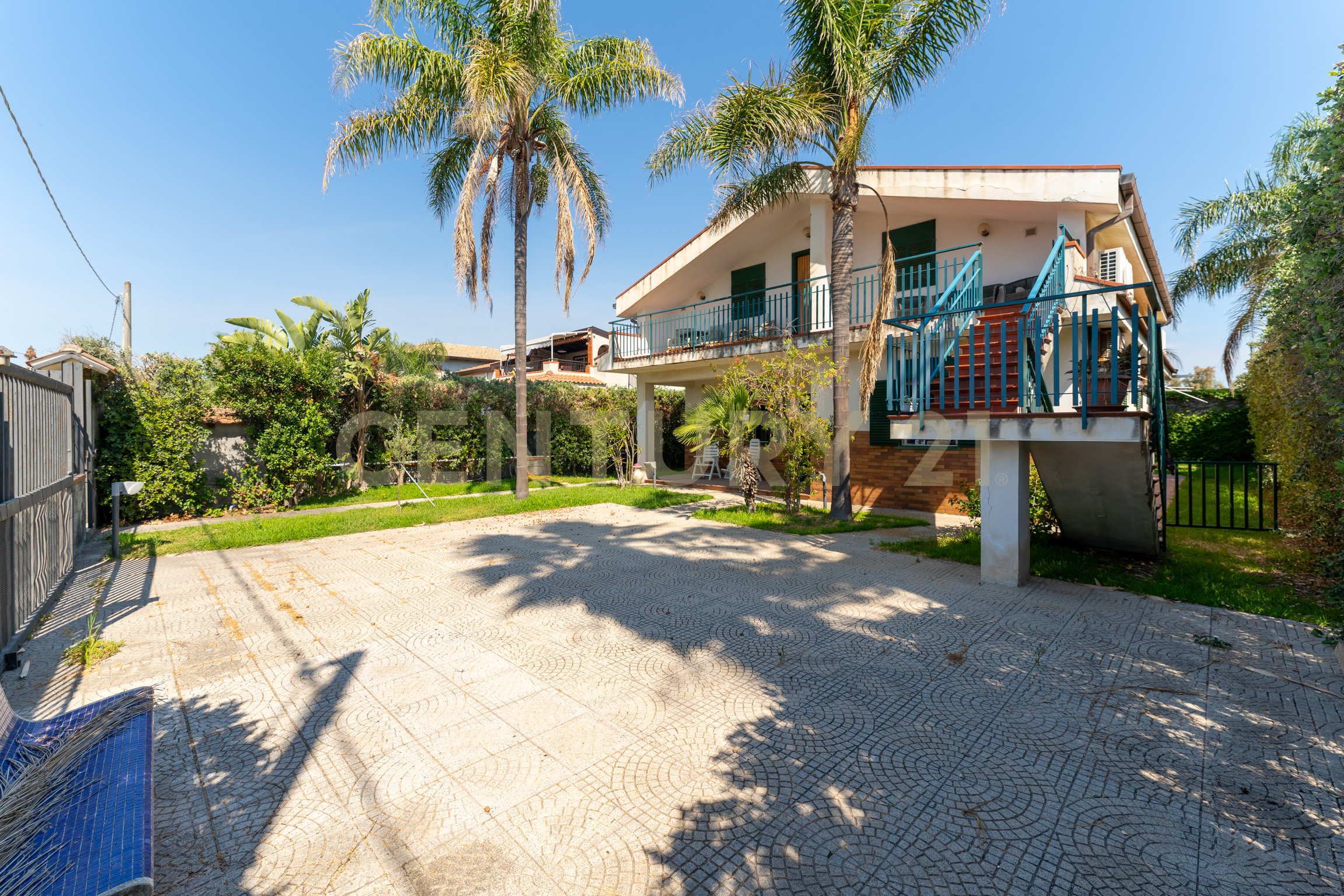 Casa indipendente con giardino in via dei geranei, Augusta