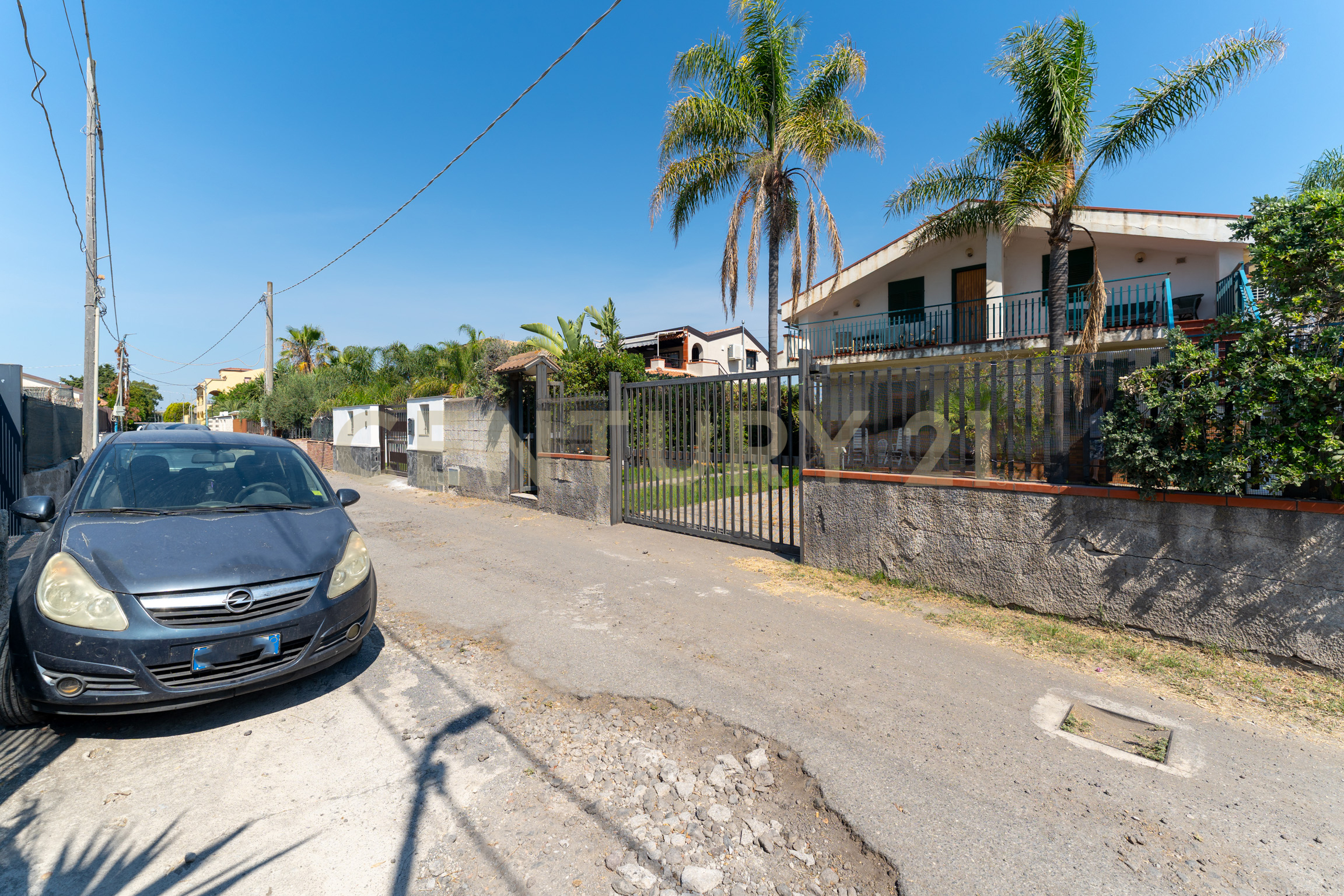 Villa con giardino in via dei geranei 12, Augusta