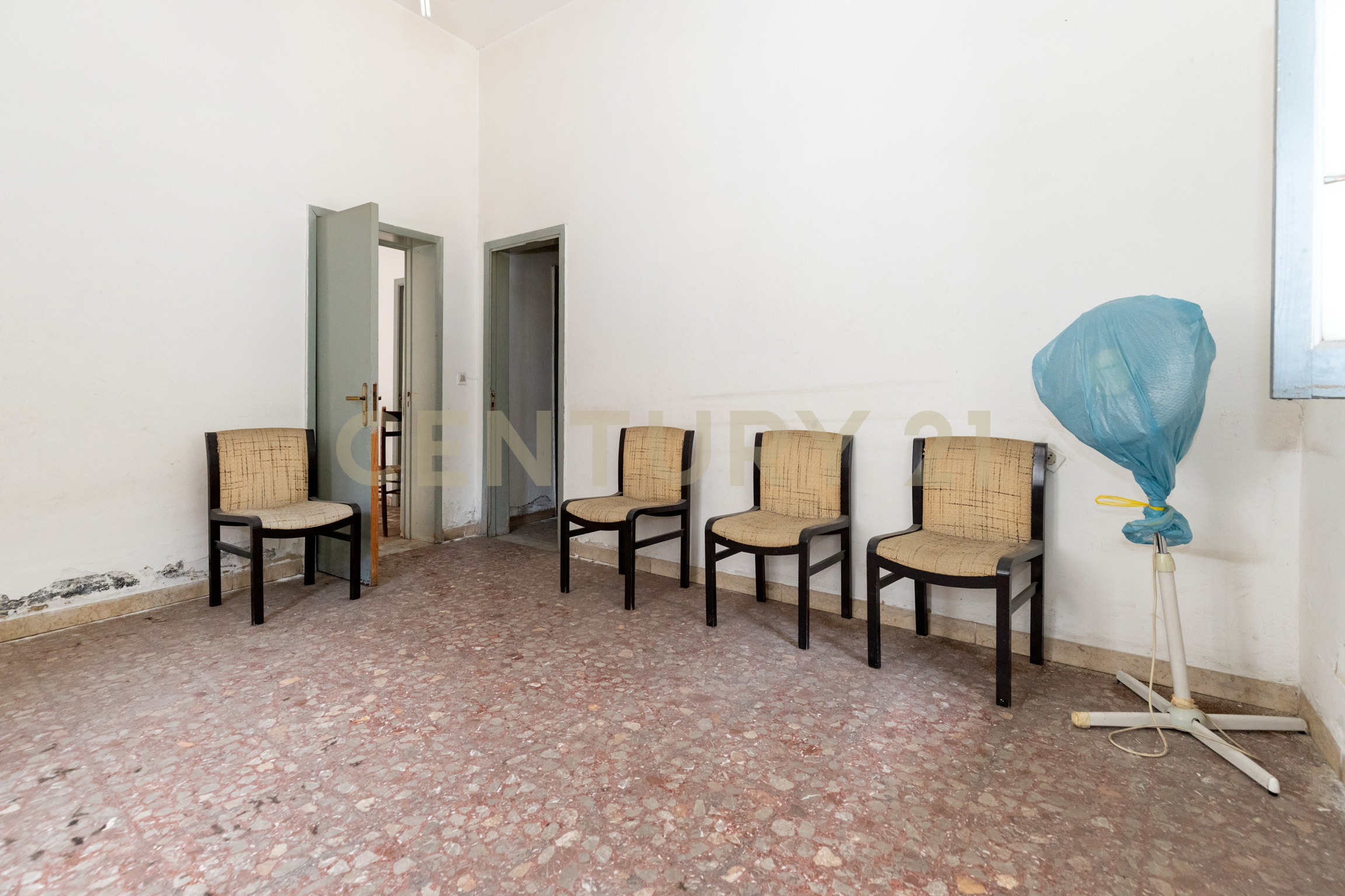 Appartamento da ristrutturare in via feltre 39, Patern�
