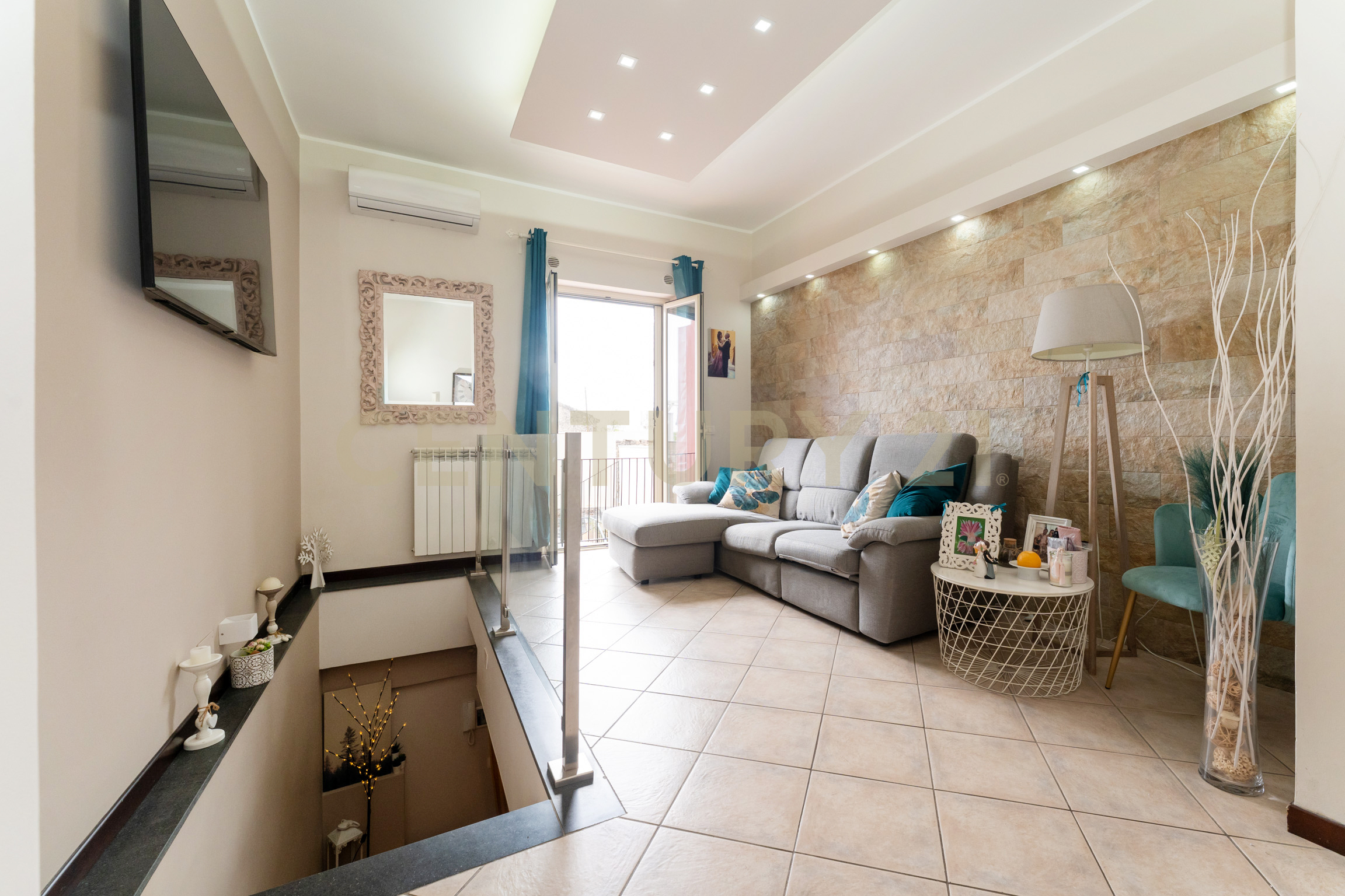 Trilocale con terrazzo in via nizzeti 58, Valverde
