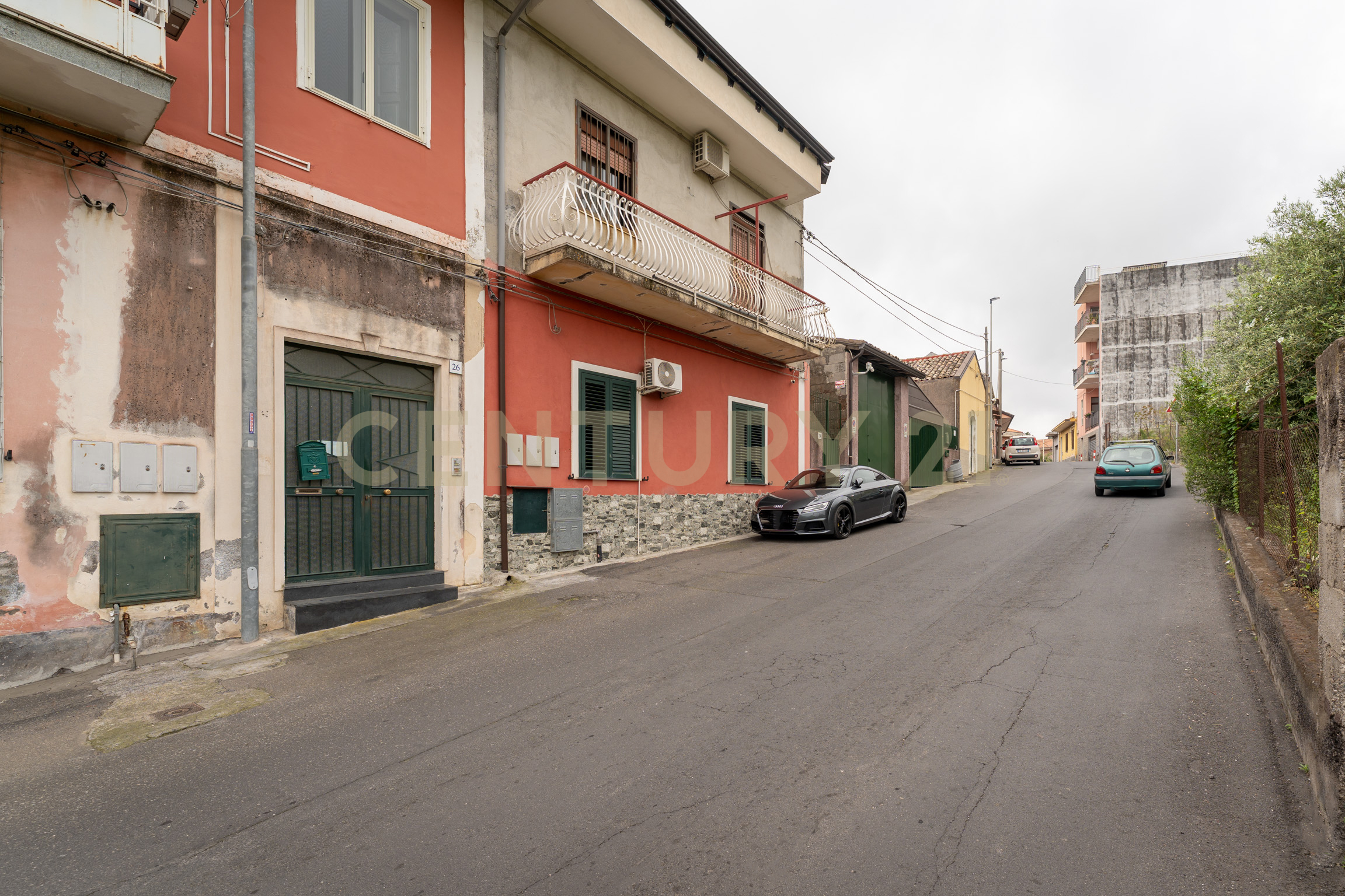 Trilocale con terrazzo in via nizzeti 58, Valverde