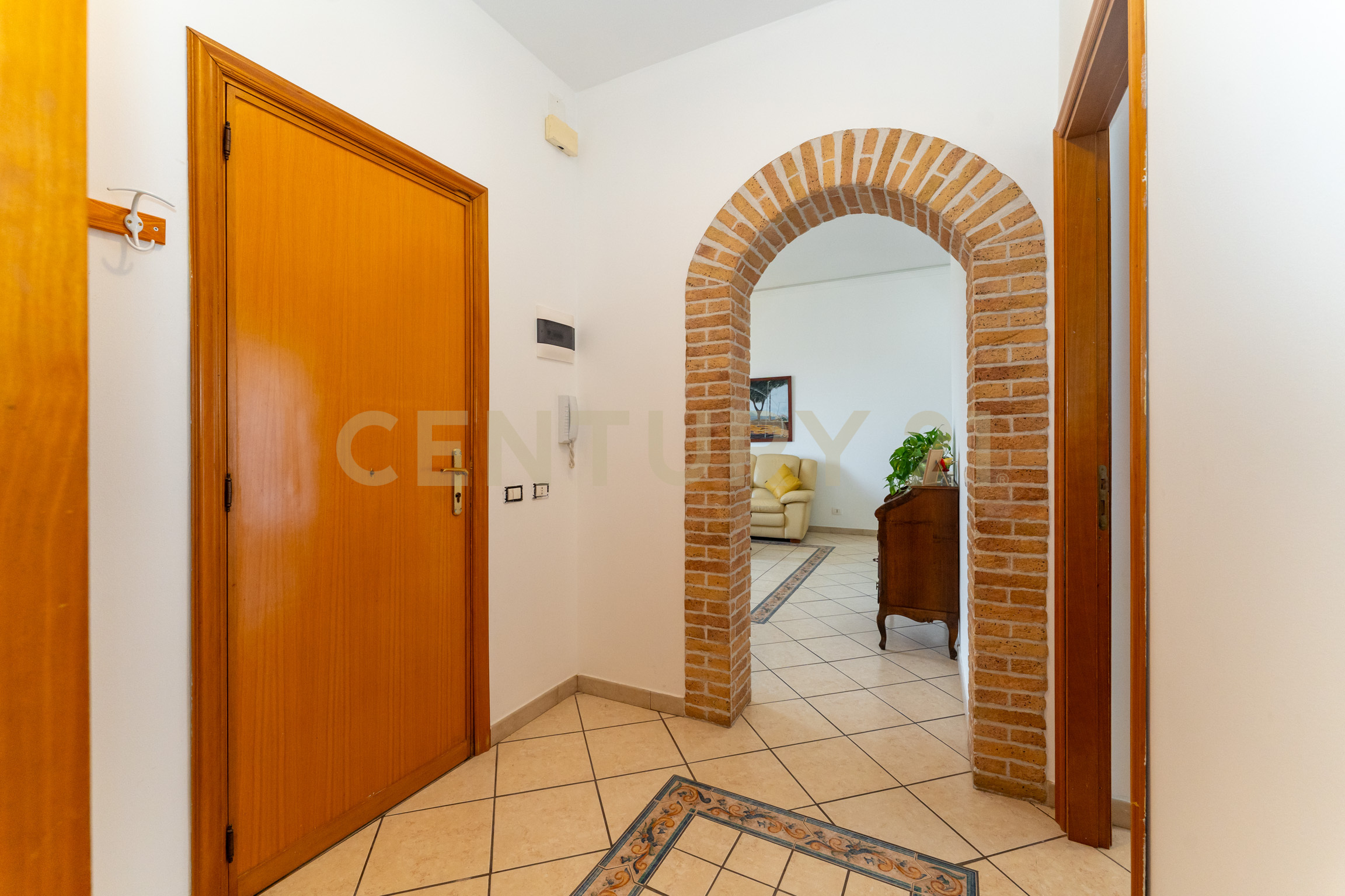 Casa indipendente con terrazzi in via duca degli abruzzi 105, San Giovanni la Punta
