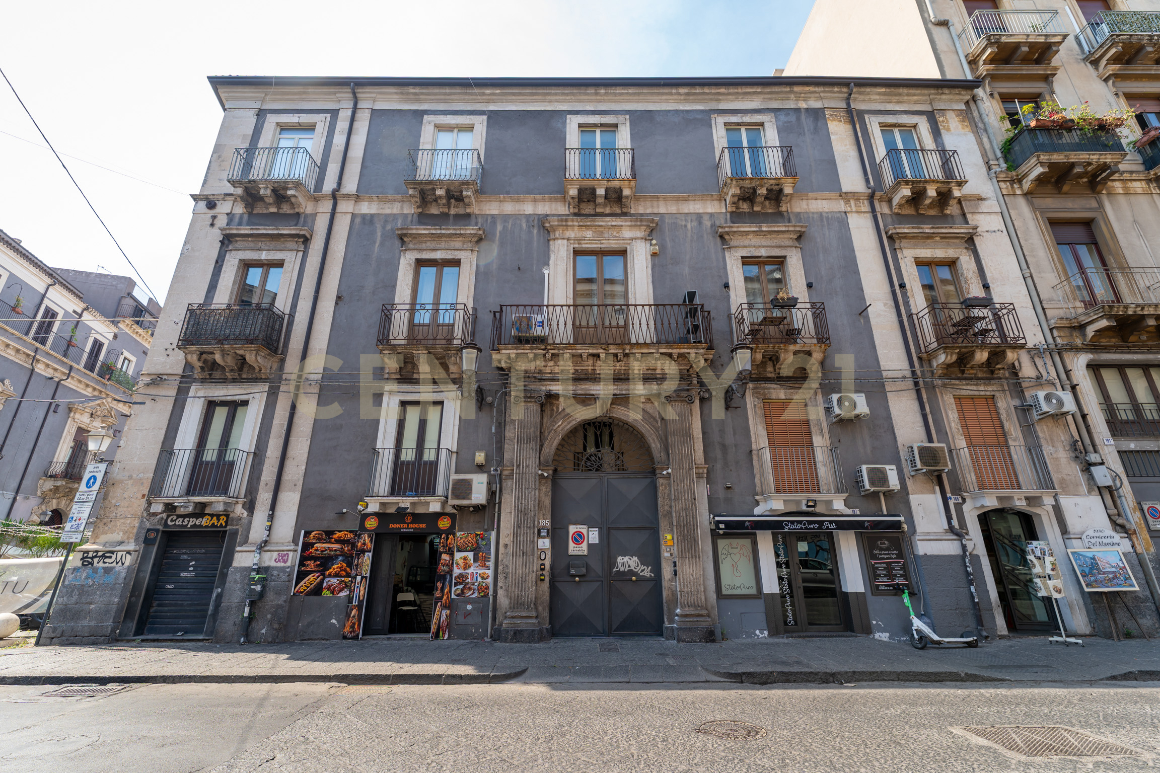 Appartamento con terrazzo in via antonino di sangiuliano 185, Catania