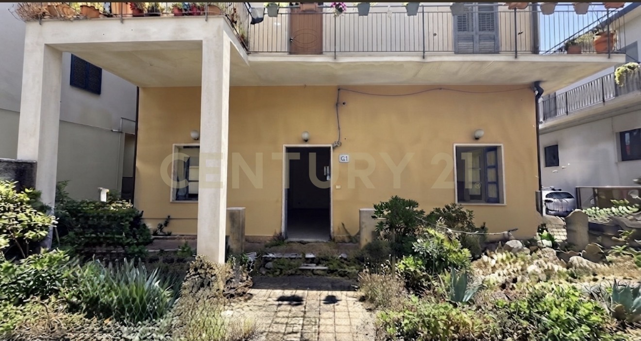 Casa indipendente con giardino in via mazzini 61, Trecastagni