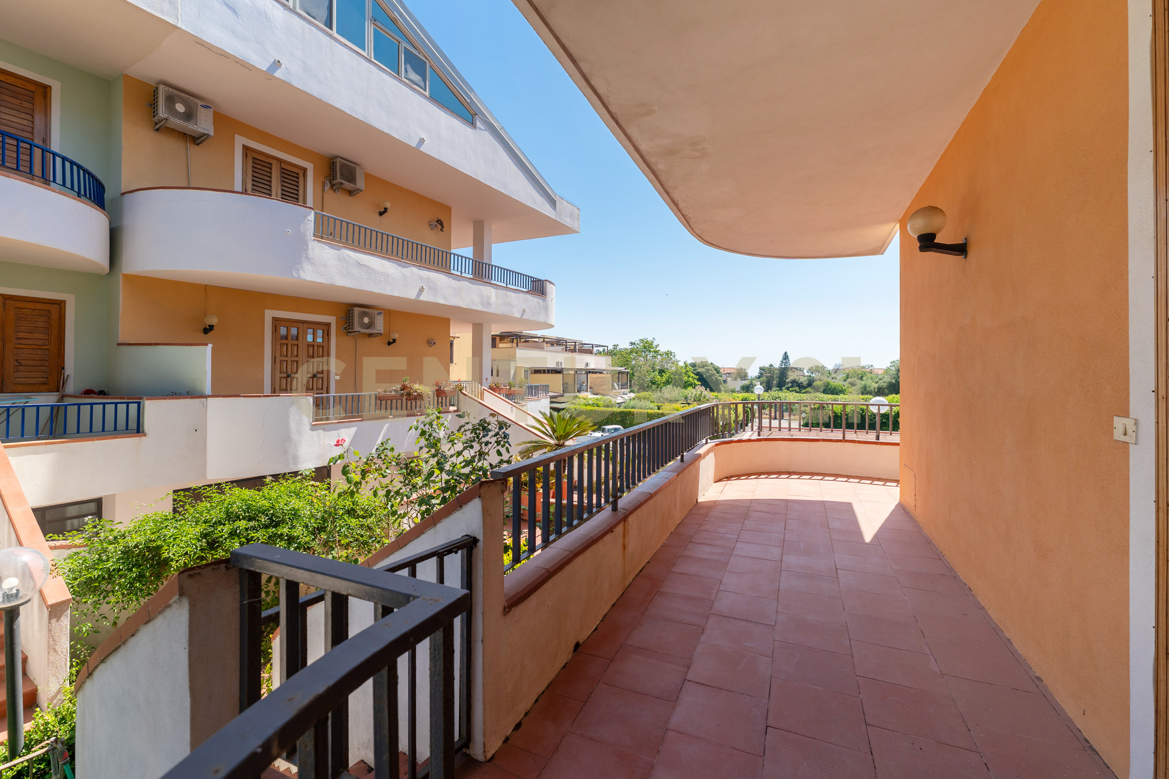 Villetta a schiera con giardino in via porpetto 34, Acireale