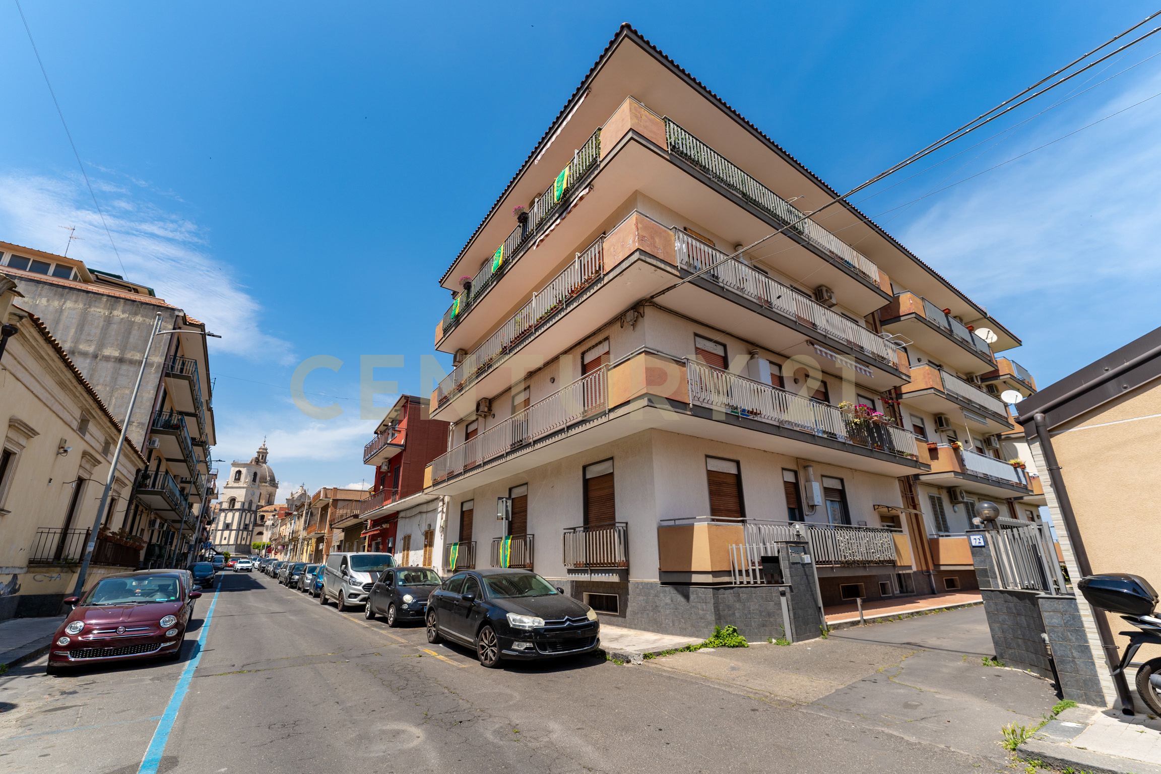 Appartamento con giardino in via croce 72, Aci Catena