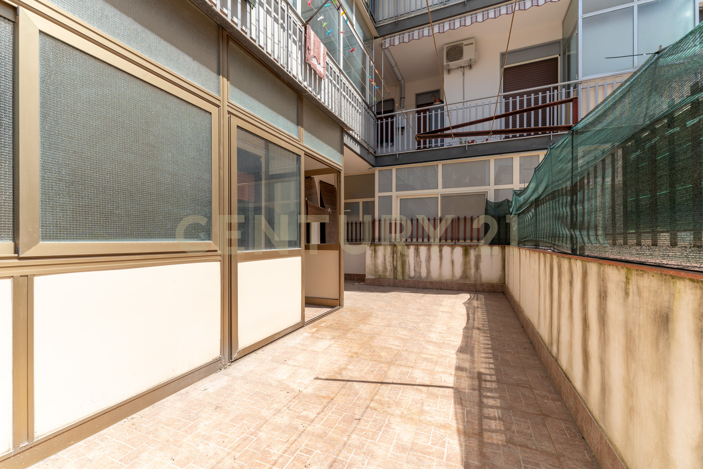 Appartamento con giardino in via croce 72, Aci Catena
