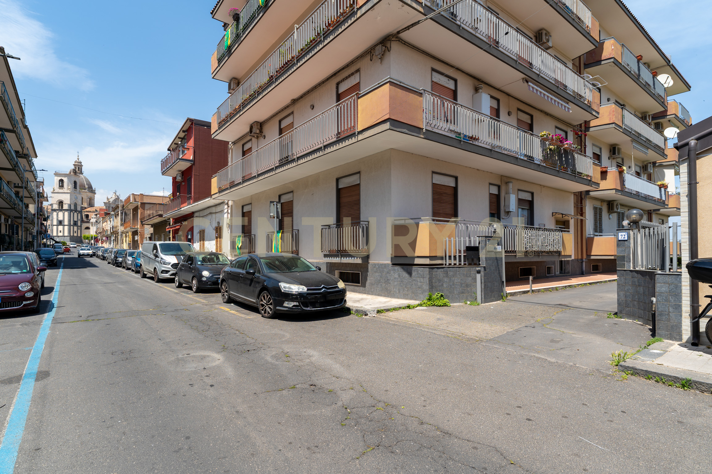 Appartamento con giardino in via croce 72, Aci Catena