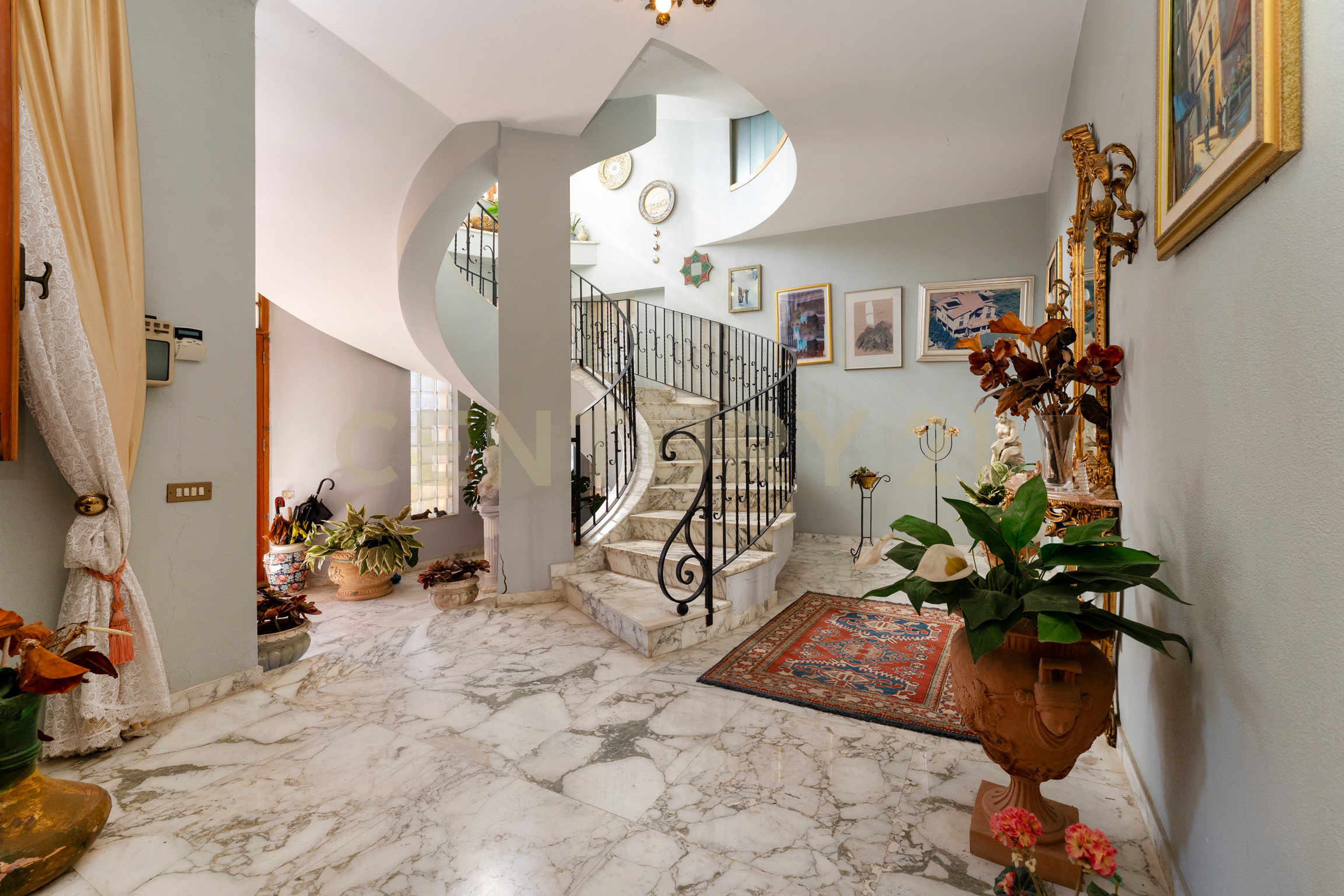 Villa con giardino in via ottavia penna 50, Caltagirone