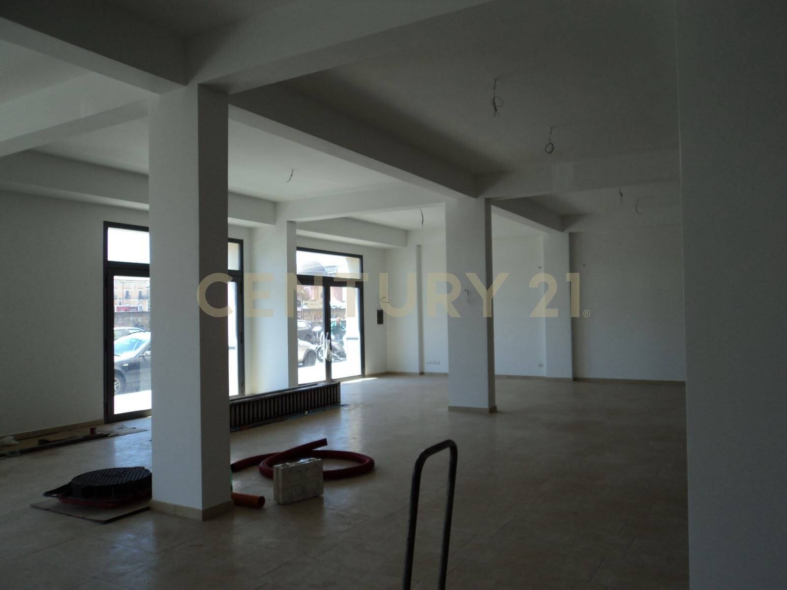 Locale commerciale nuova in via archimede 149, Catania