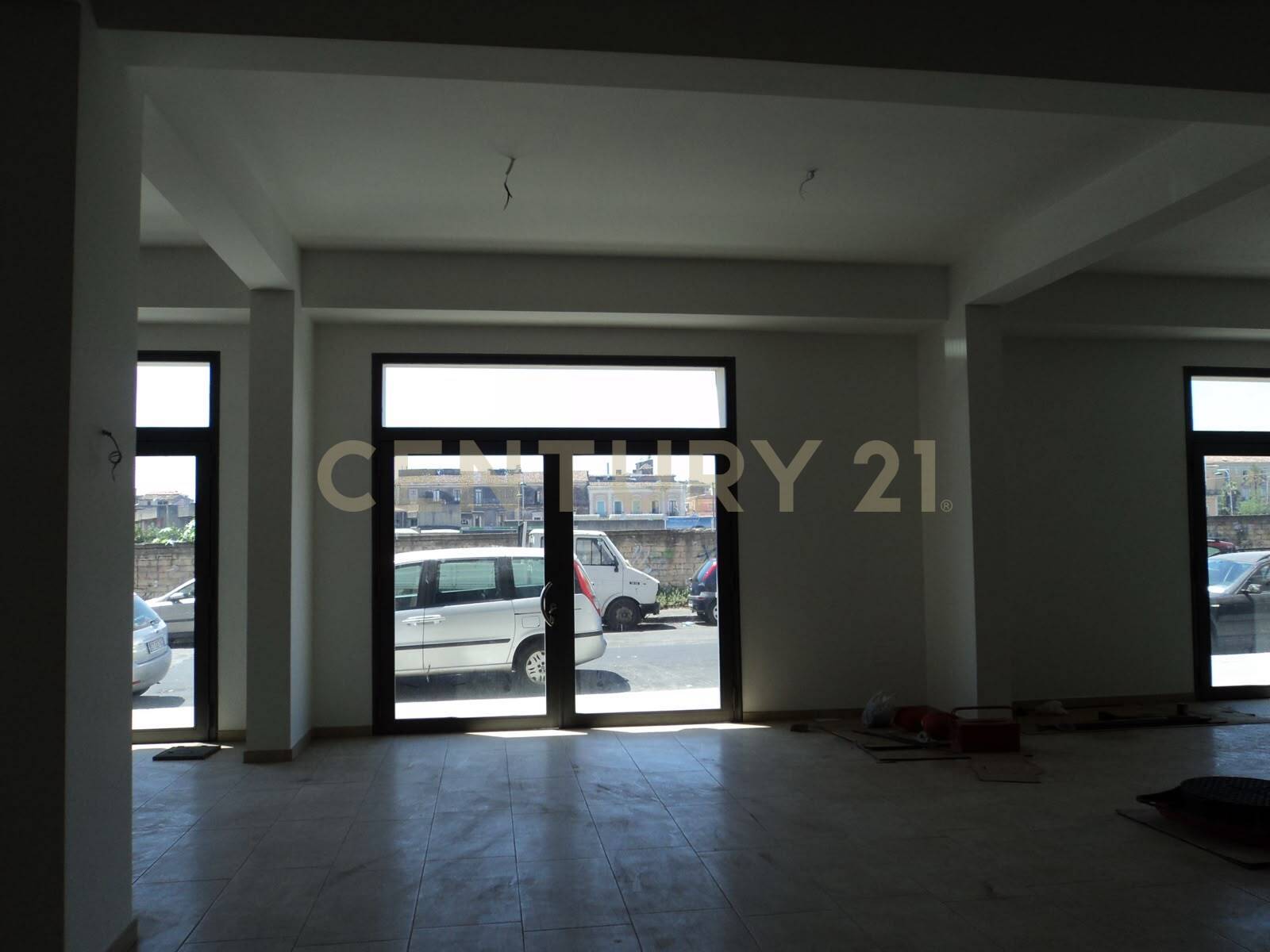 Locale commerciale nuova in via archimede 149, Catania