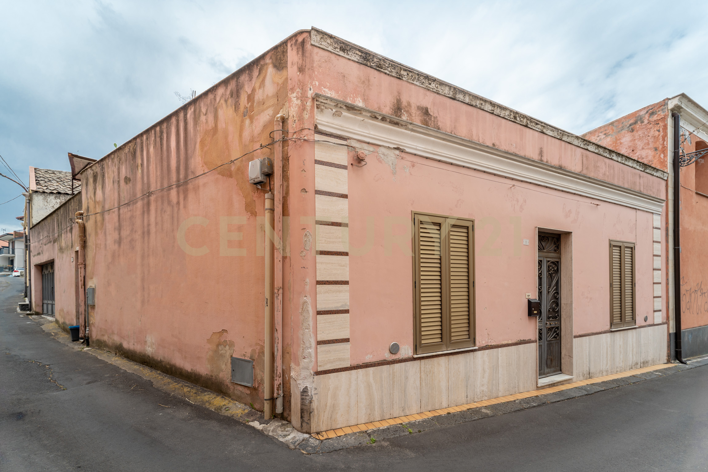 Casa indipendente con giardino in piazza guglielmo marconi 1, Camporotondo Etneo