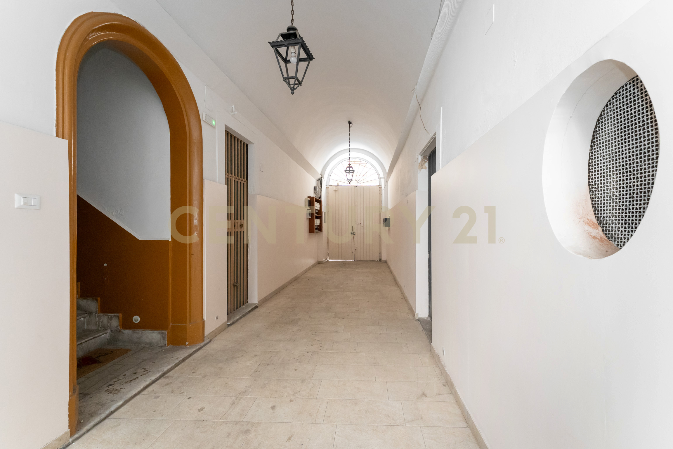 Appartamento con box in via aloi 11, Catania