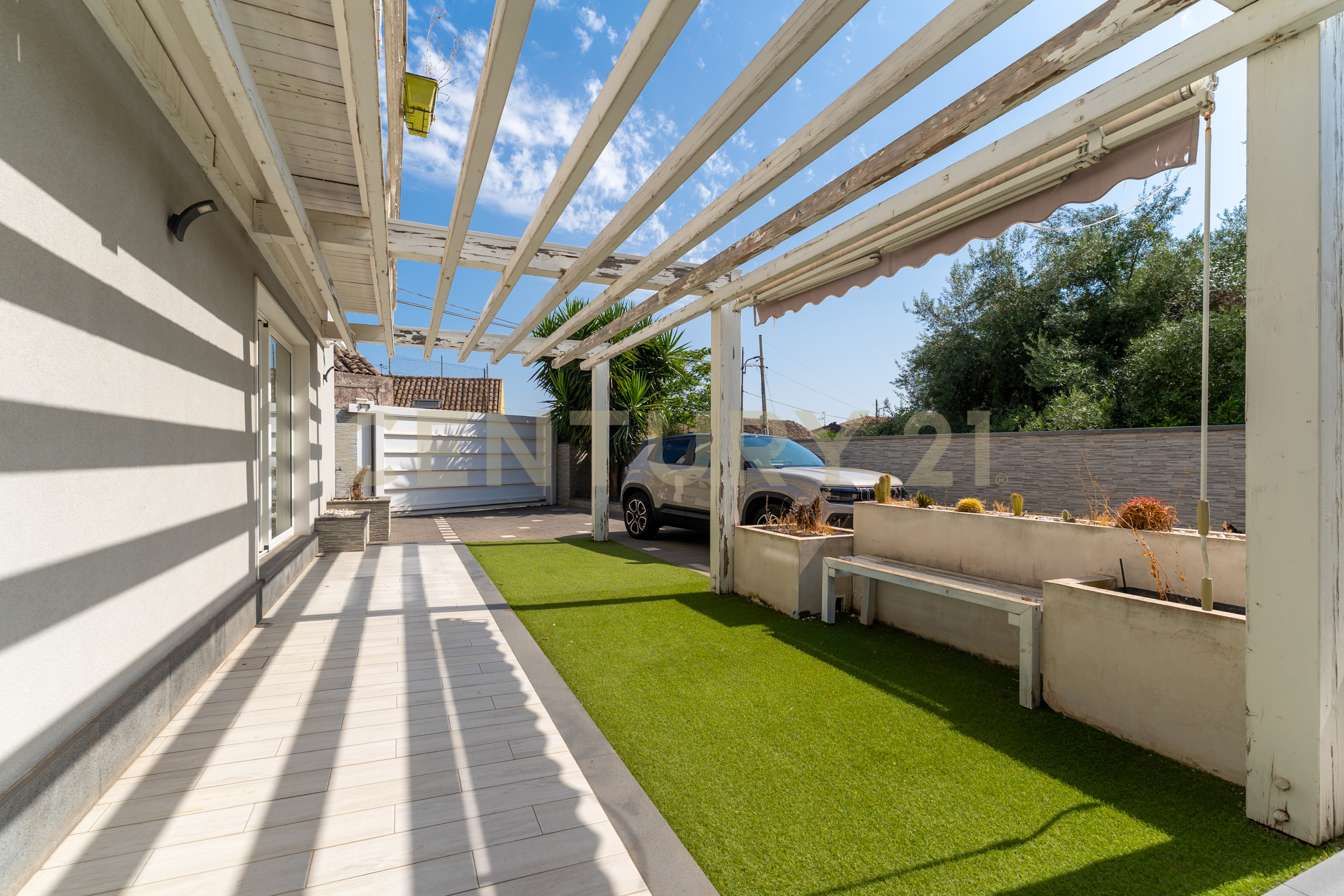 Villa con giardino in via immacolata, Catania