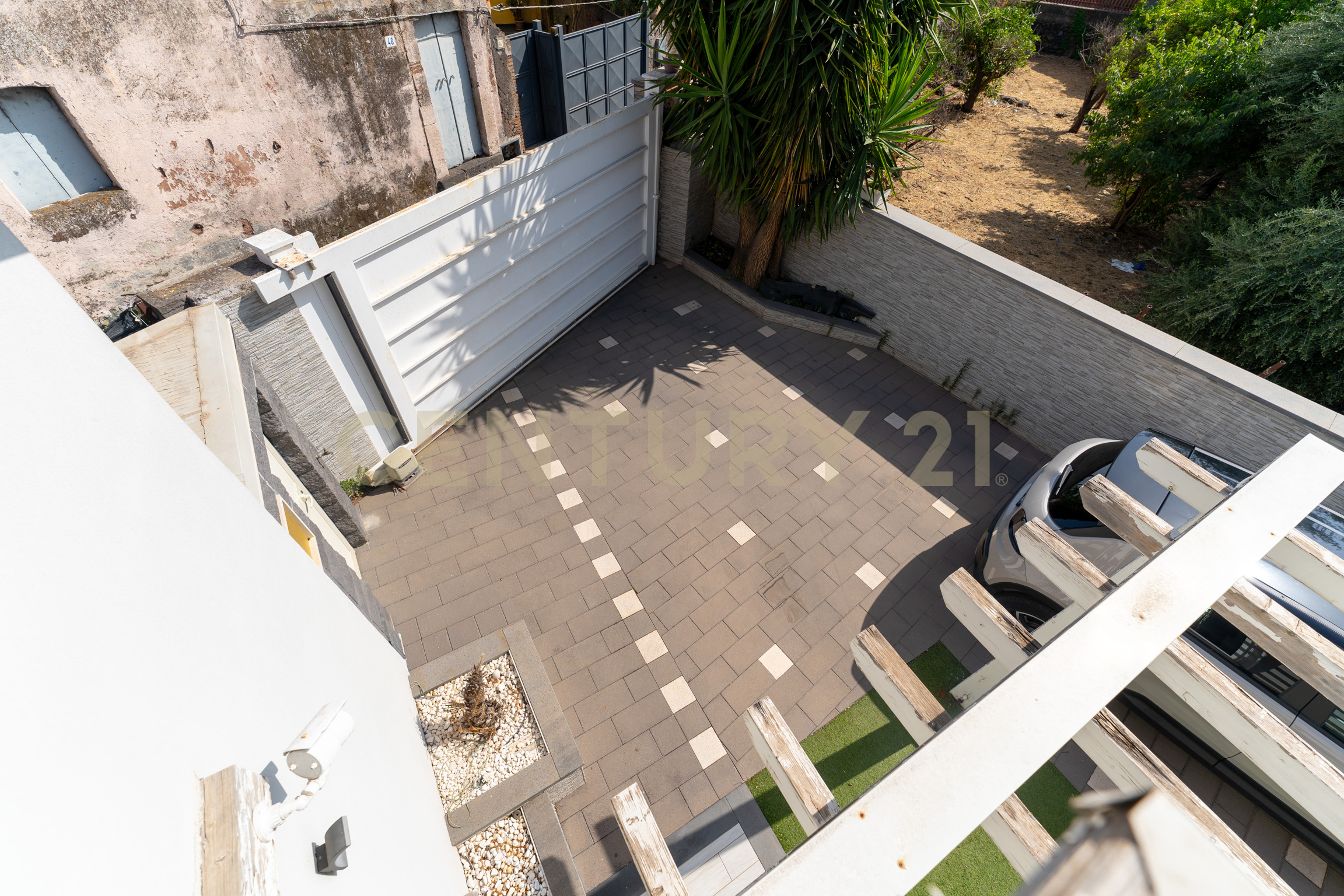 Villa con giardino in via immacolata, Catania