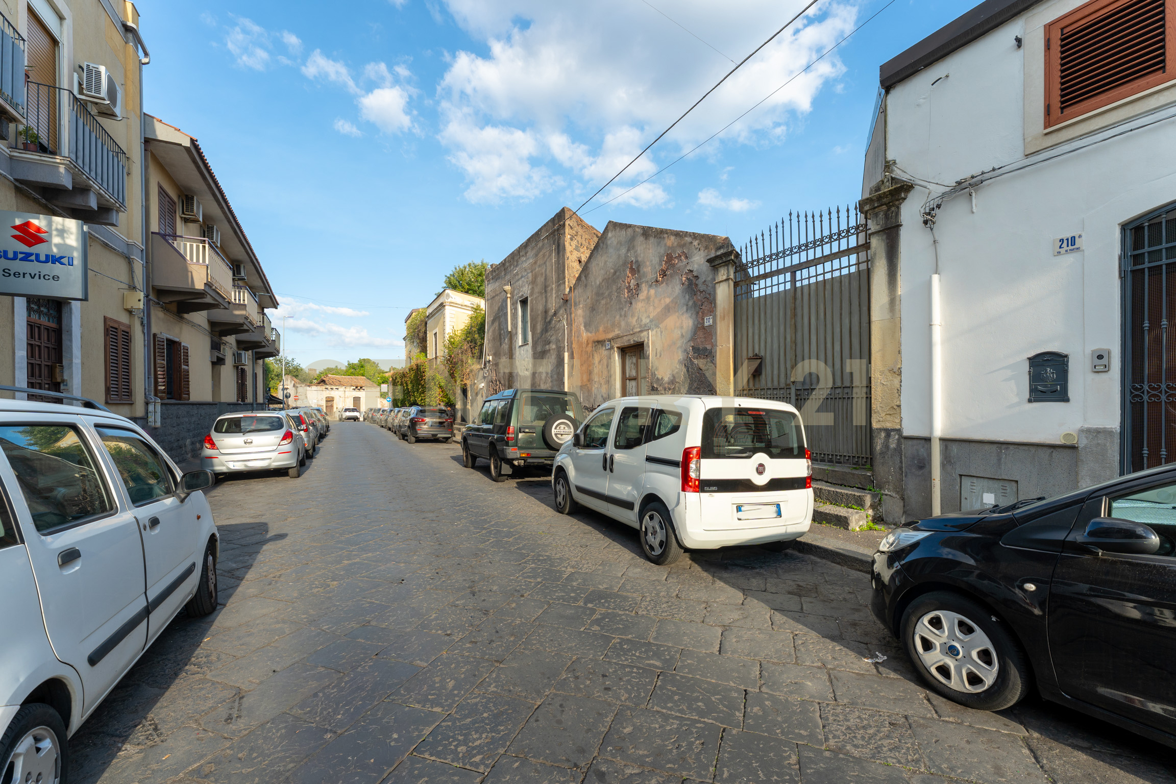Casa indipendente con giardino in via re martino 212, Catania