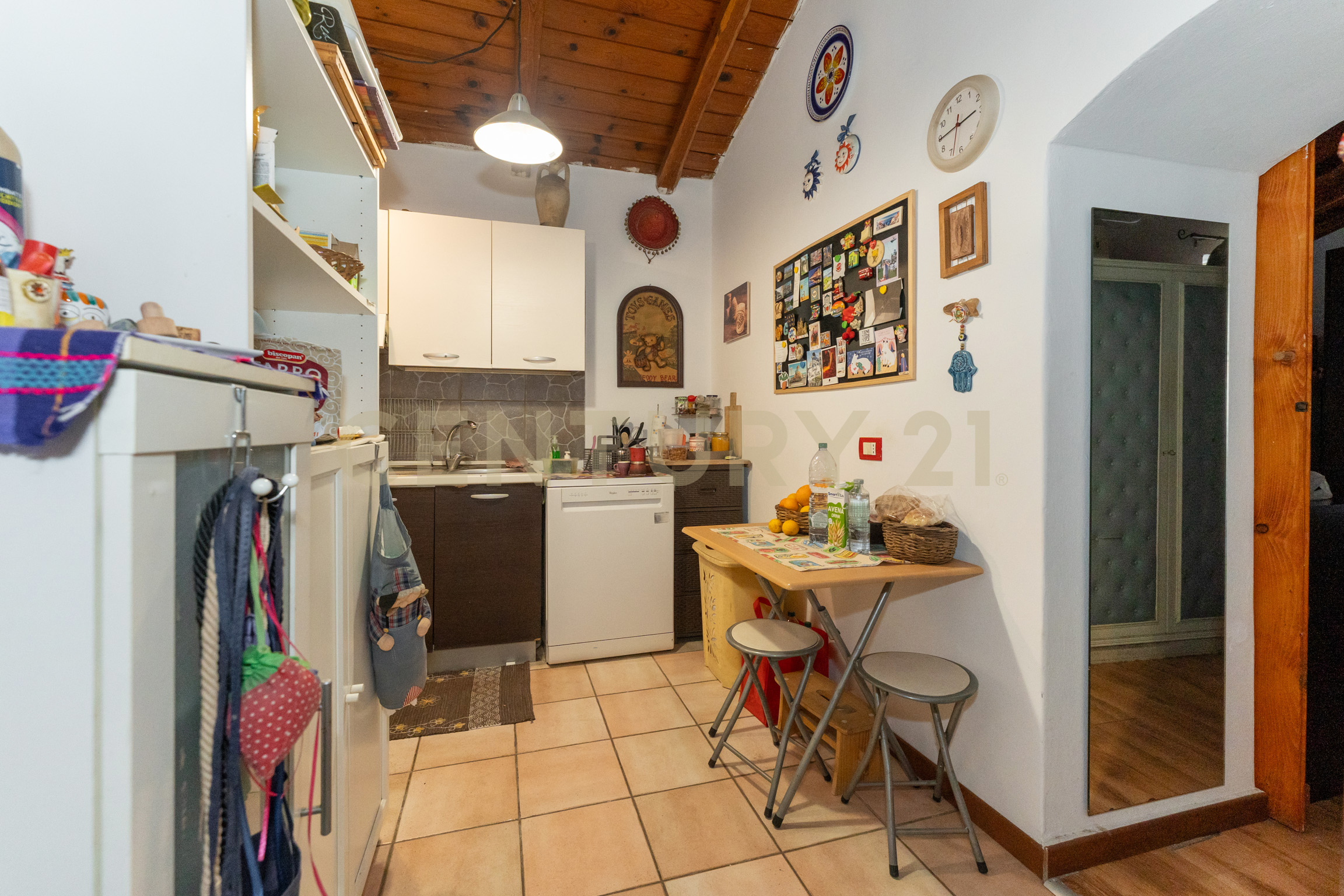 Rustico con giardino in via re martino 212, Catania