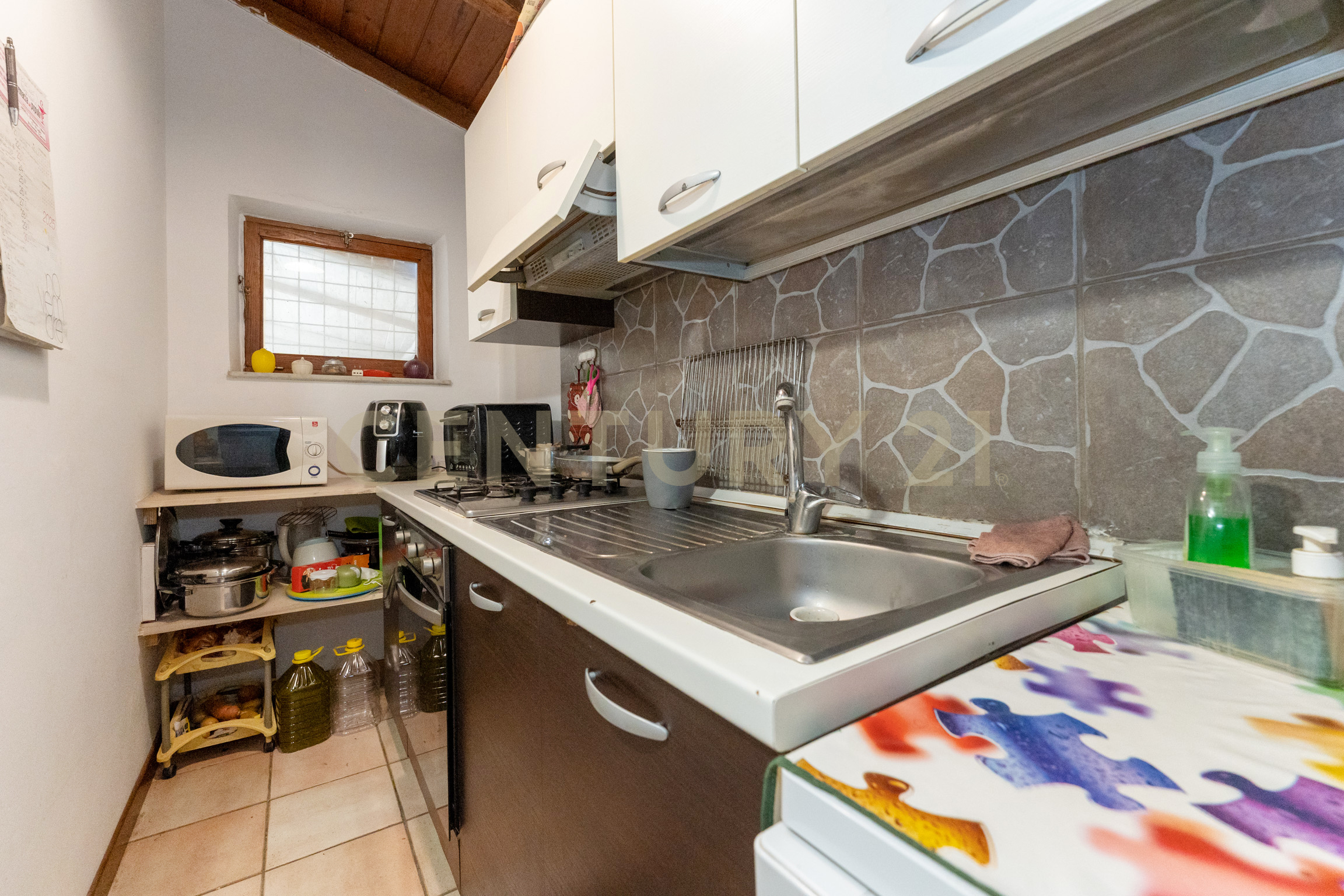 Rustico con giardino in via re martino 212, Catania