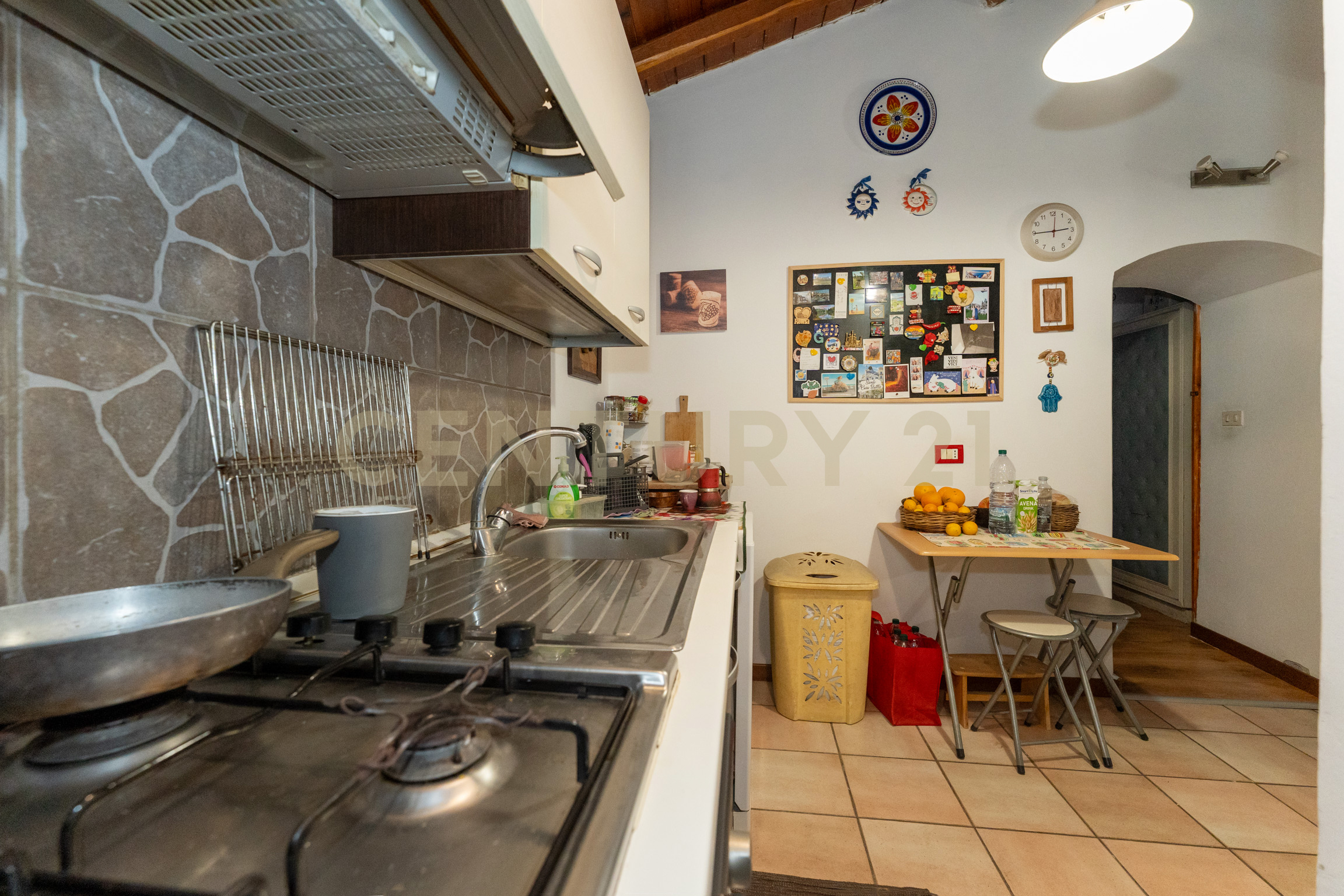 Rustico con giardino in via re martino 212, Catania
