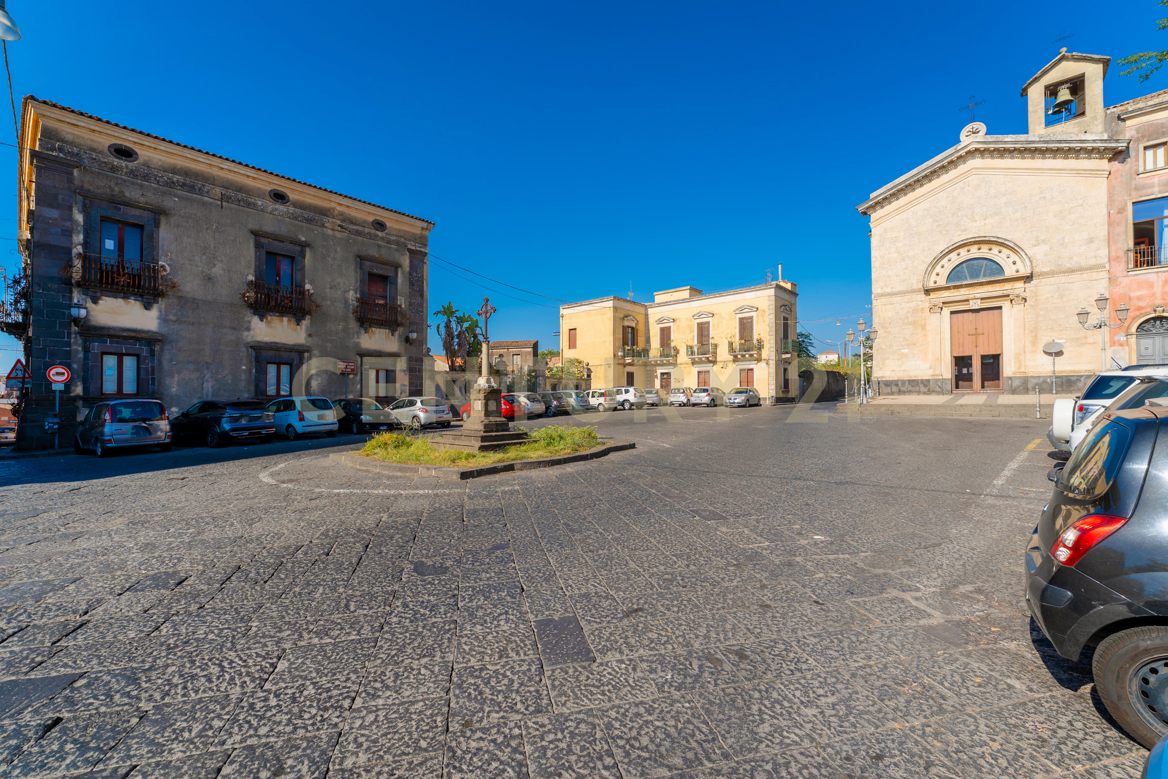 Casa indipendente con giardino in via san lorenzo, Acireale