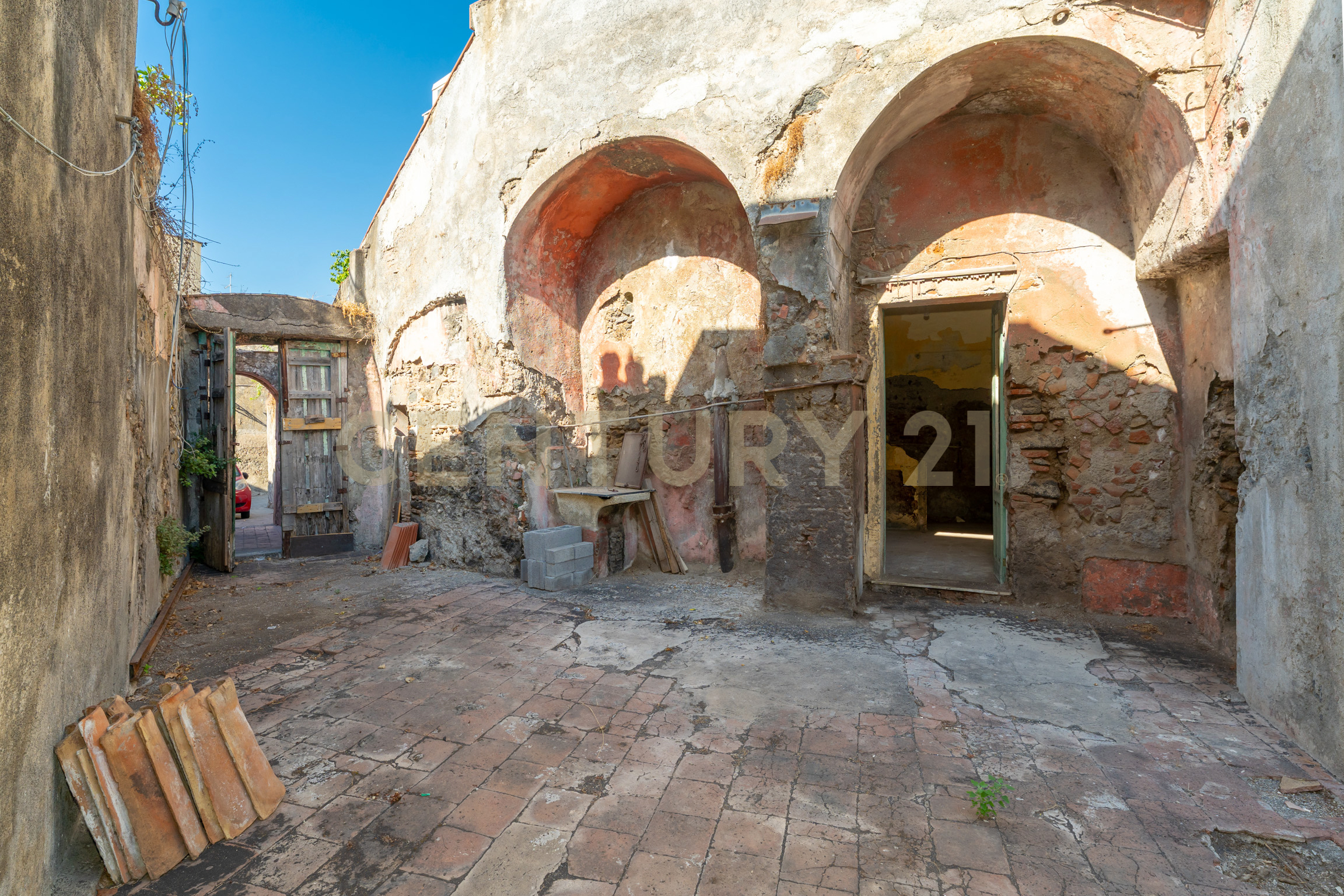 Casa indipendente con giardino in via san lorenzo, Acireale