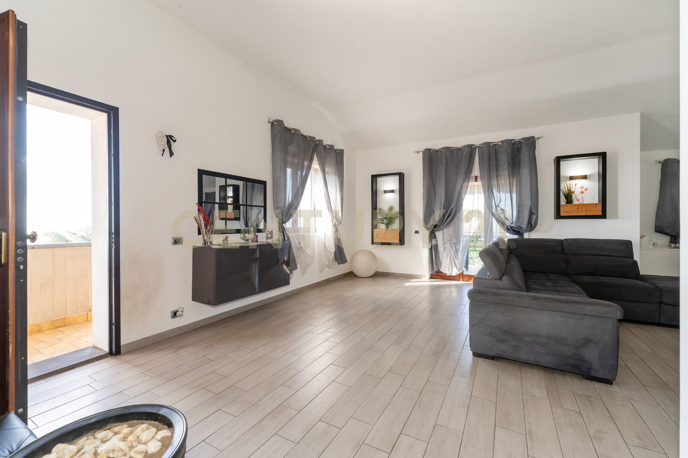 Quadrilocale con terrazzo in via tre altarelli 26, Mascalucia