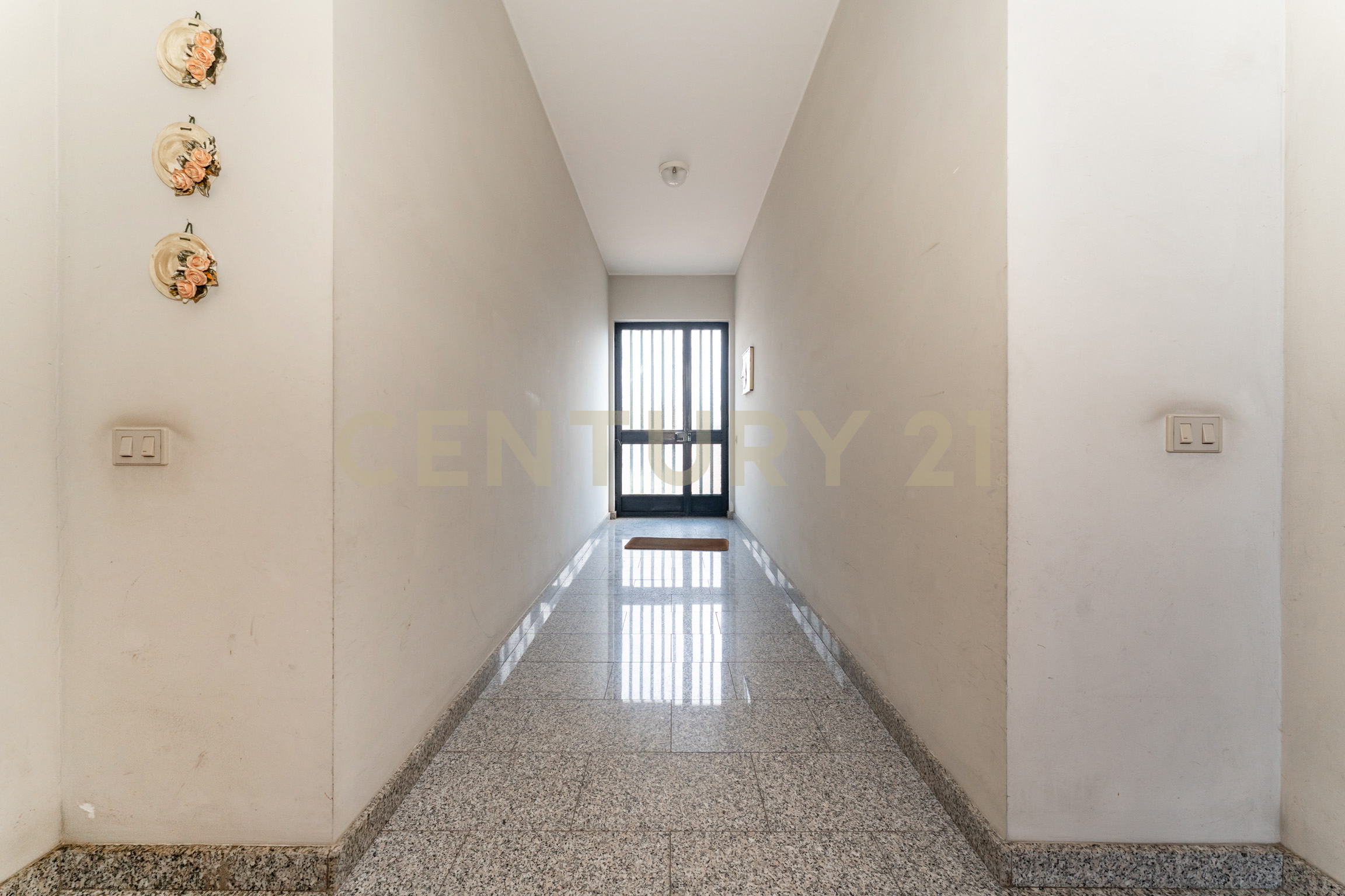 Trilocale con box doppio in via ercole patti 91, Pedara
