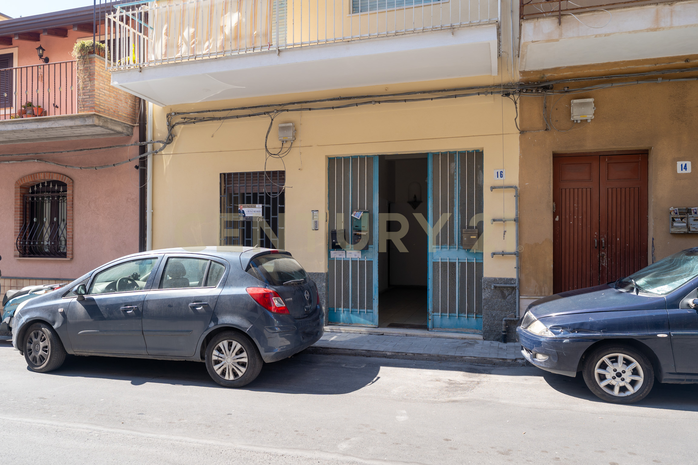 Trilocale con terrazzo in via della genziana 16, Catania