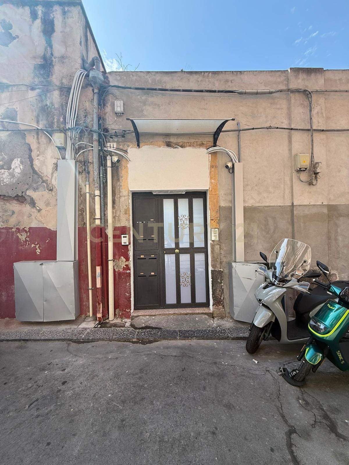 Bilocale da ristrutturare in via marchese 11, Catania
