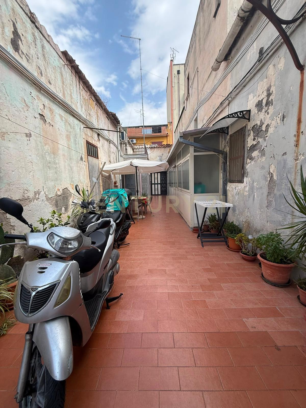 Bilocale da ristrutturare in via marchese 11, Catania