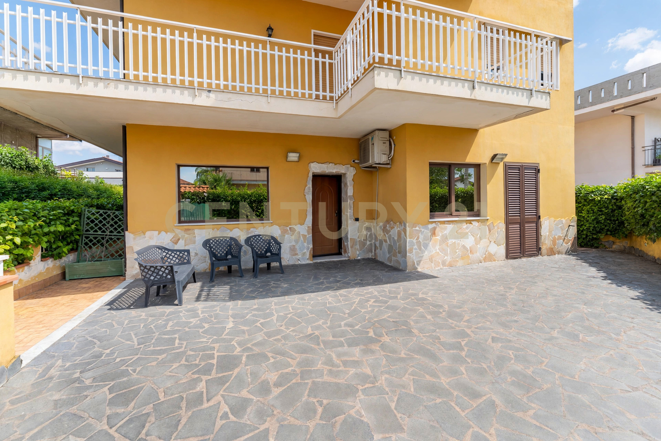 Appartamento con terrazzo in via imola 13, Catania