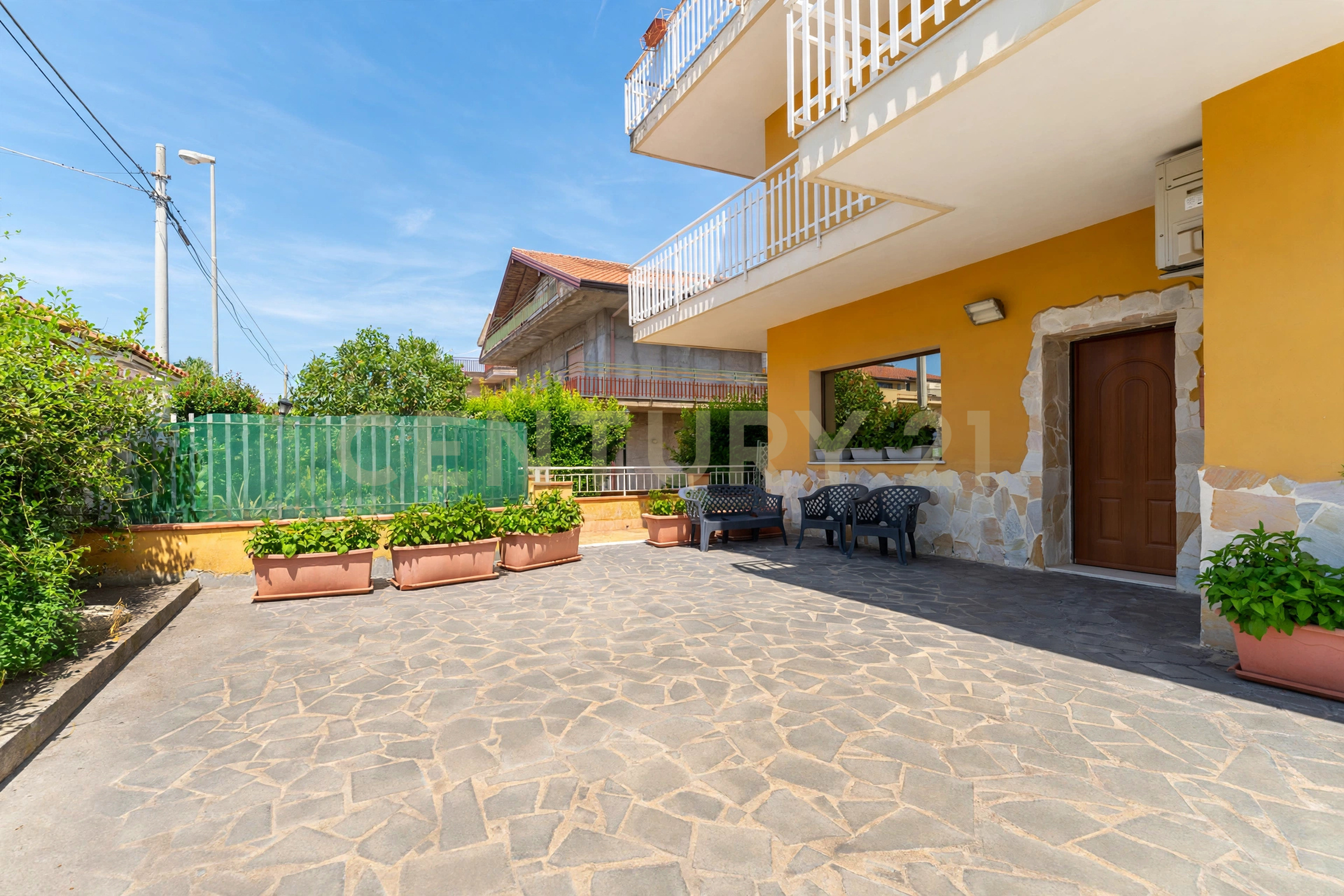 Appartamento con terrazzo in via imola 13, Catania