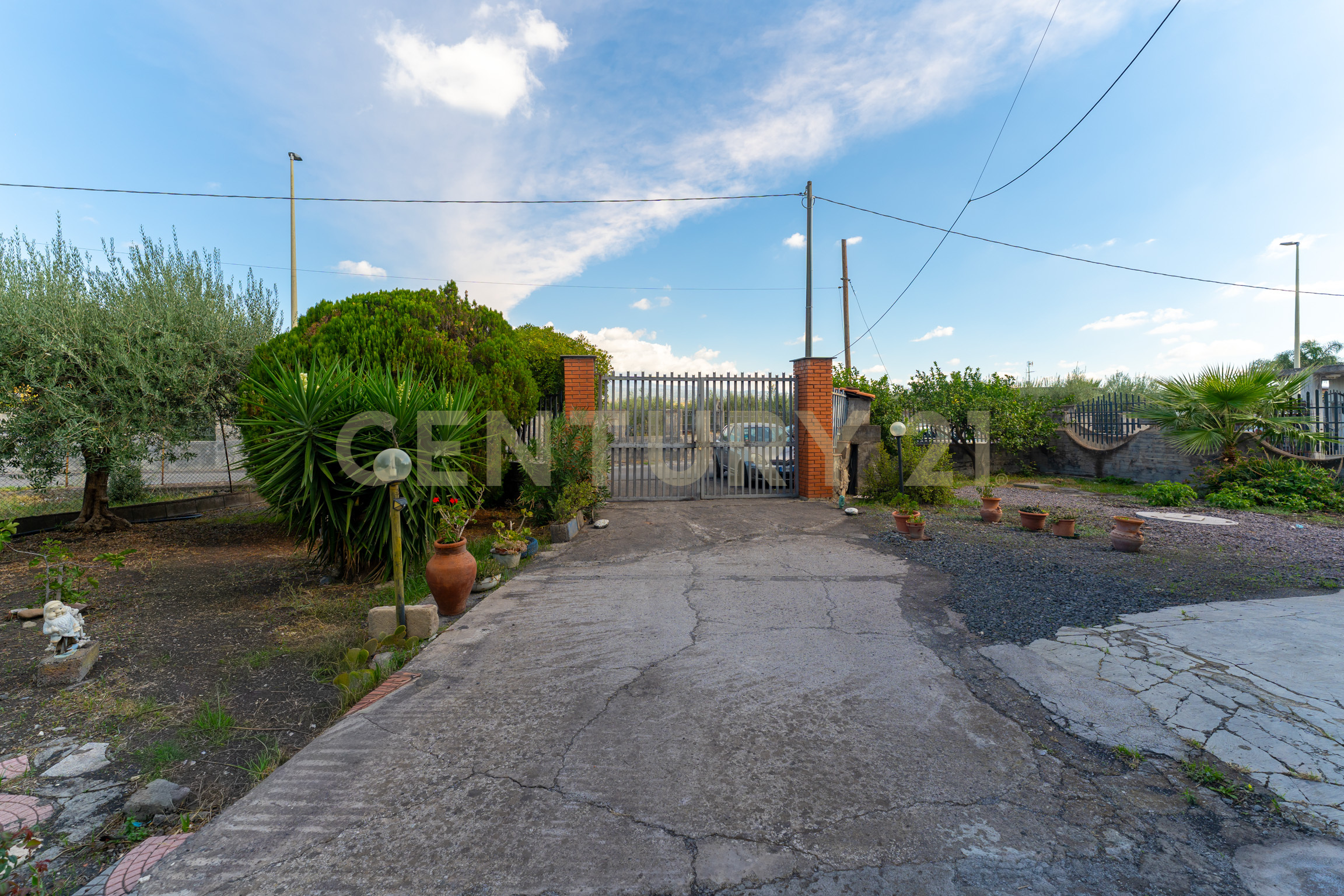 Attico con giardino in via danubio 42, Catania